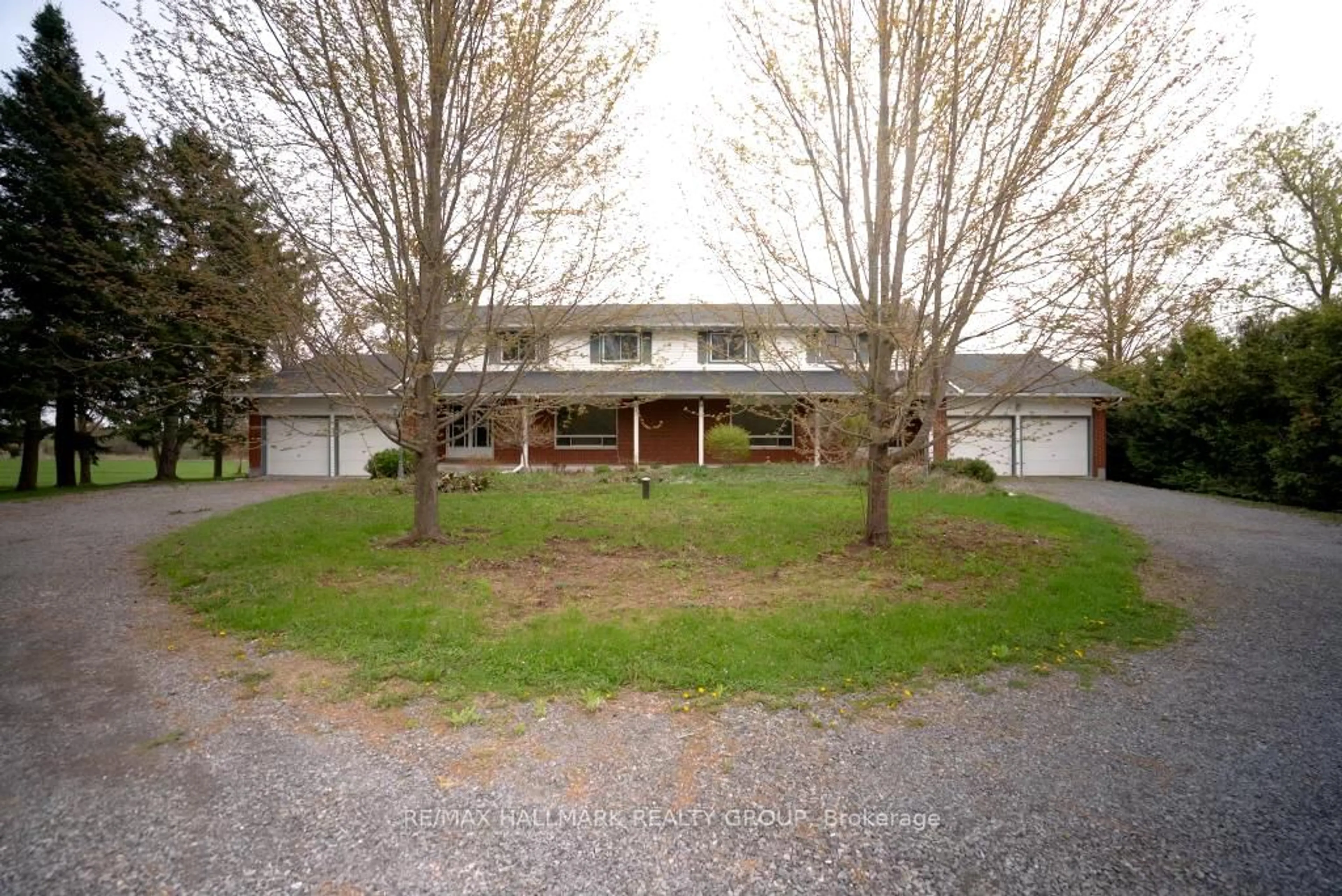 A pic from outside/outdoor area/front of a property/back of a property/a pic from drone, street for 331 Eadie Rd, Russell Ontario K4R 1E5