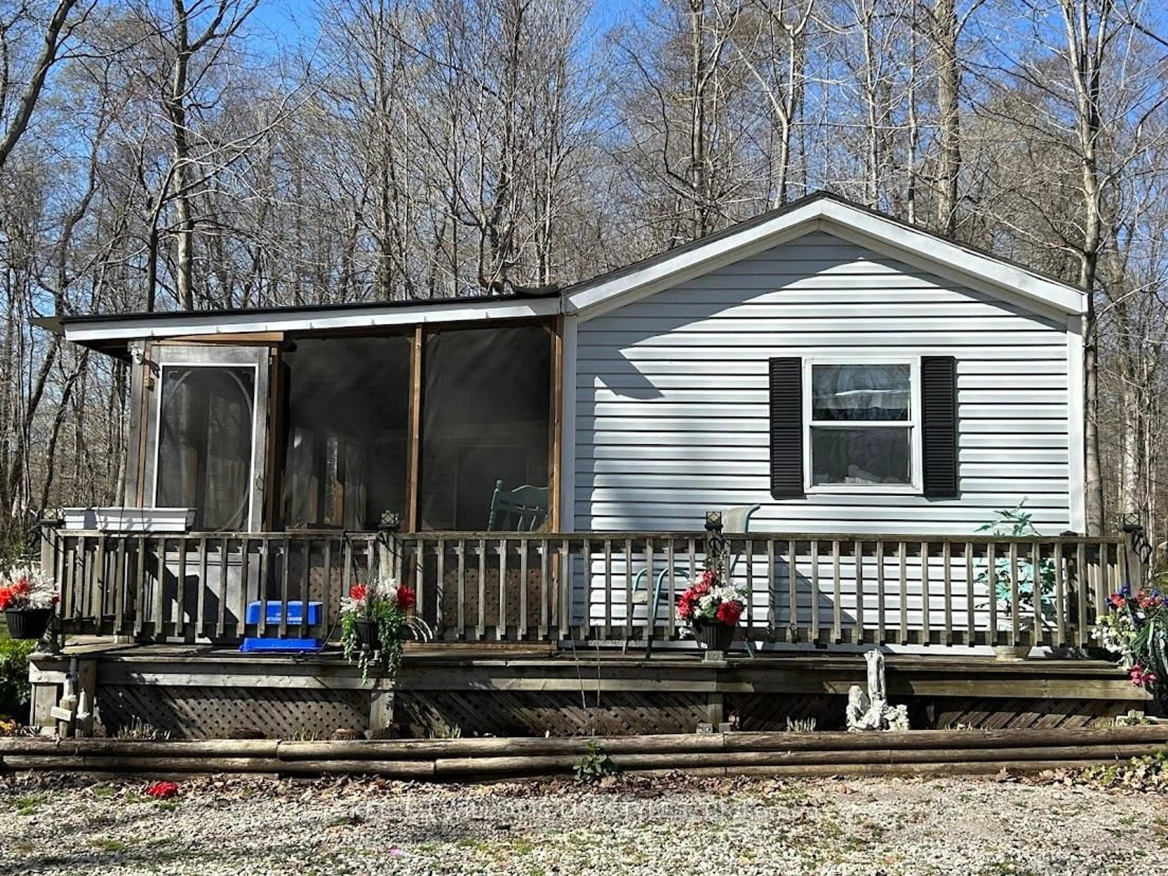 Unknown for 3 COVE St, North Middlesex Ontario N0M 1A0