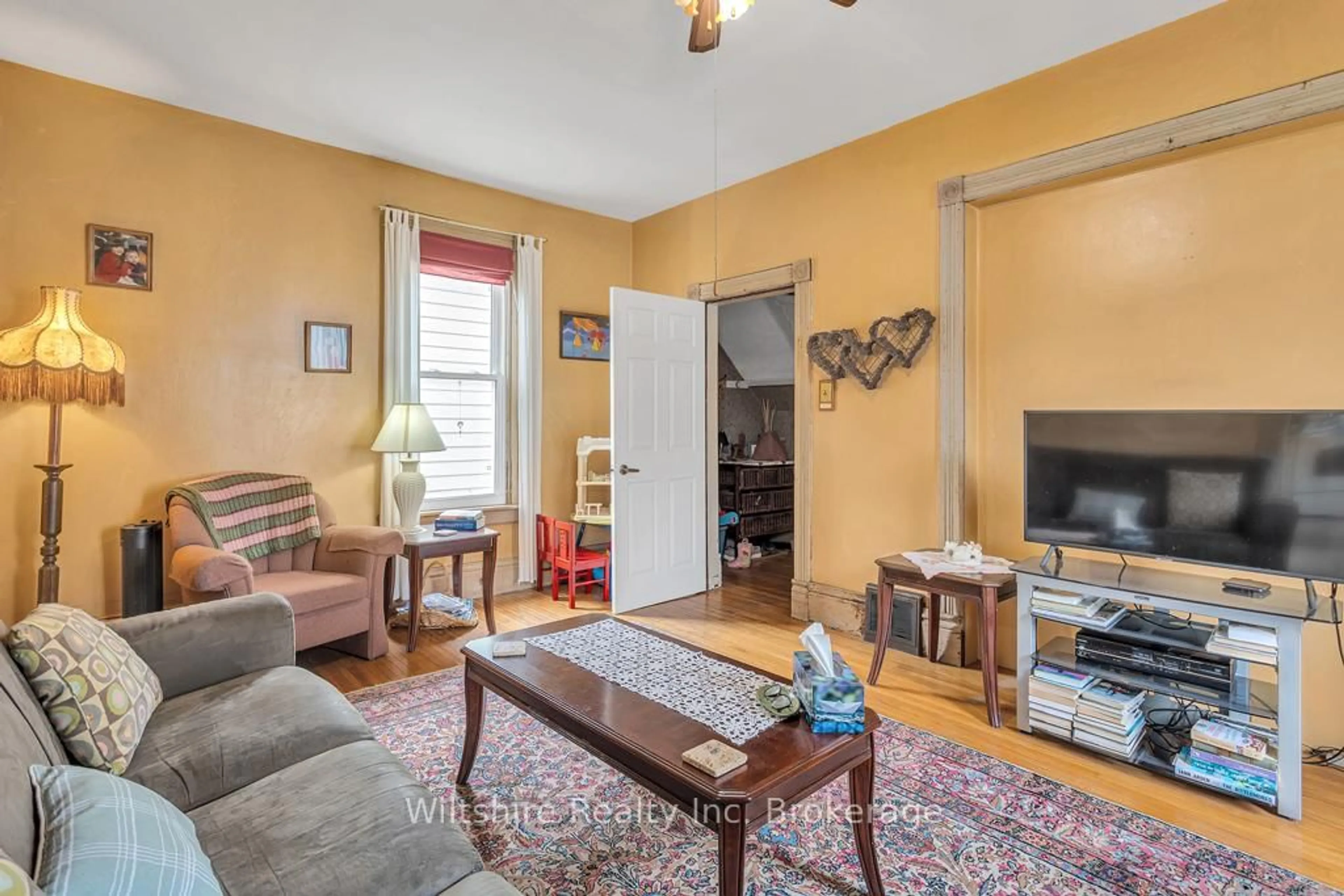 Living room with furniture, unknown for 18 King St, Tillsonburg Ontario N4G 3E2