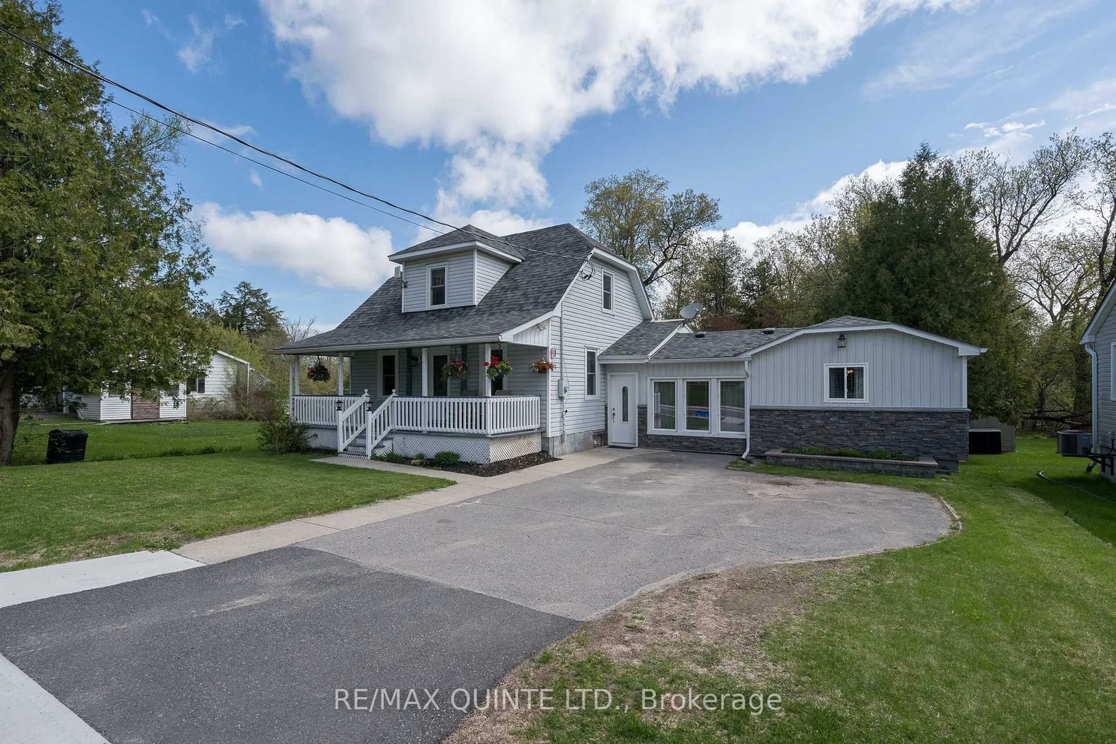 A pic from outside/outdoor area/front of a property/back of a property/a pic from drone, street for 23 McClellan St, Tweed Ontario K0K 3J0