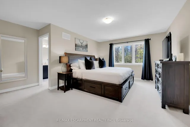 Additional property image - 137 Kinsman Dr
