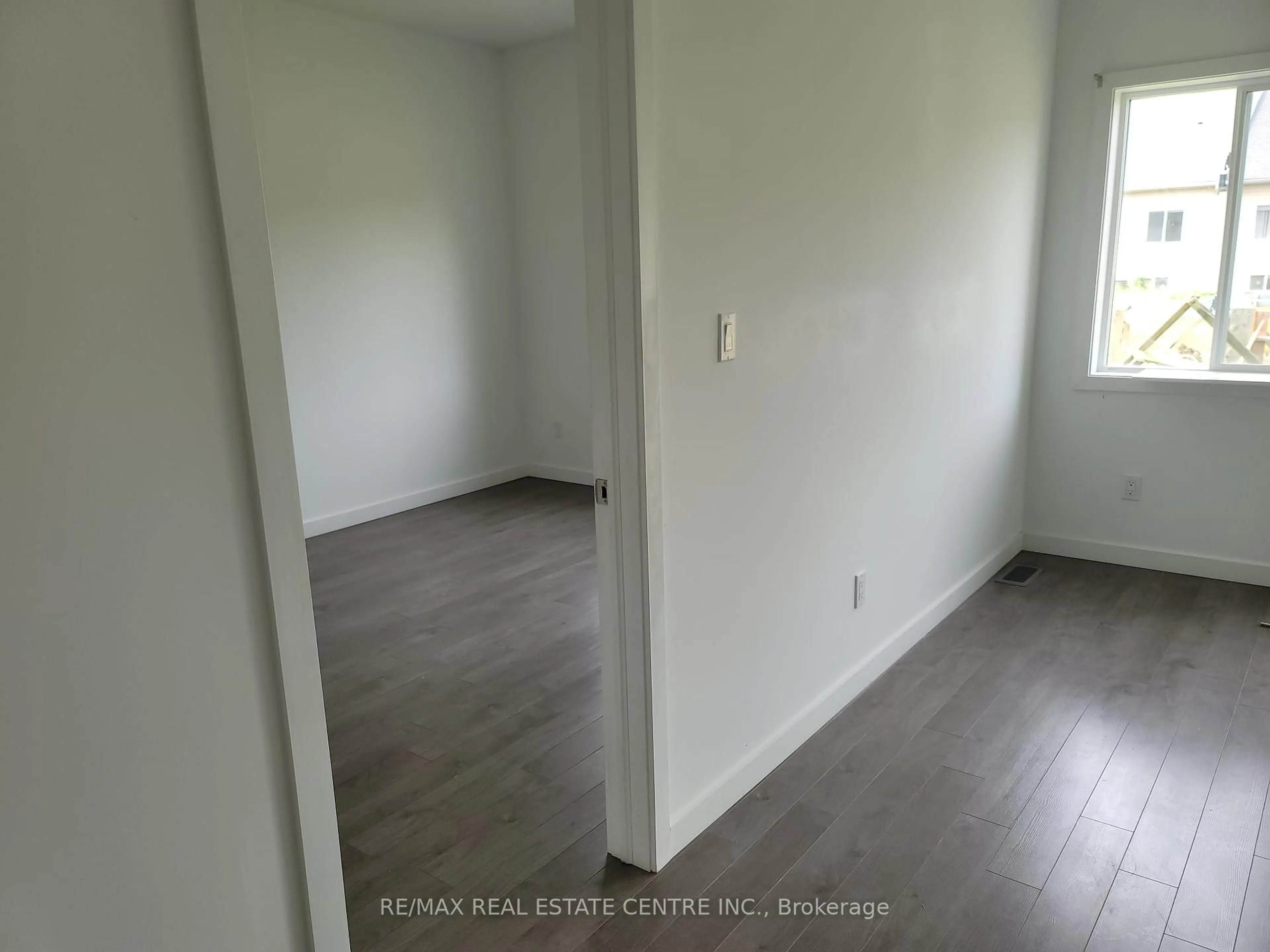 A pic of a room for 356 Alberta St, Welland Ontario L3B 2W3