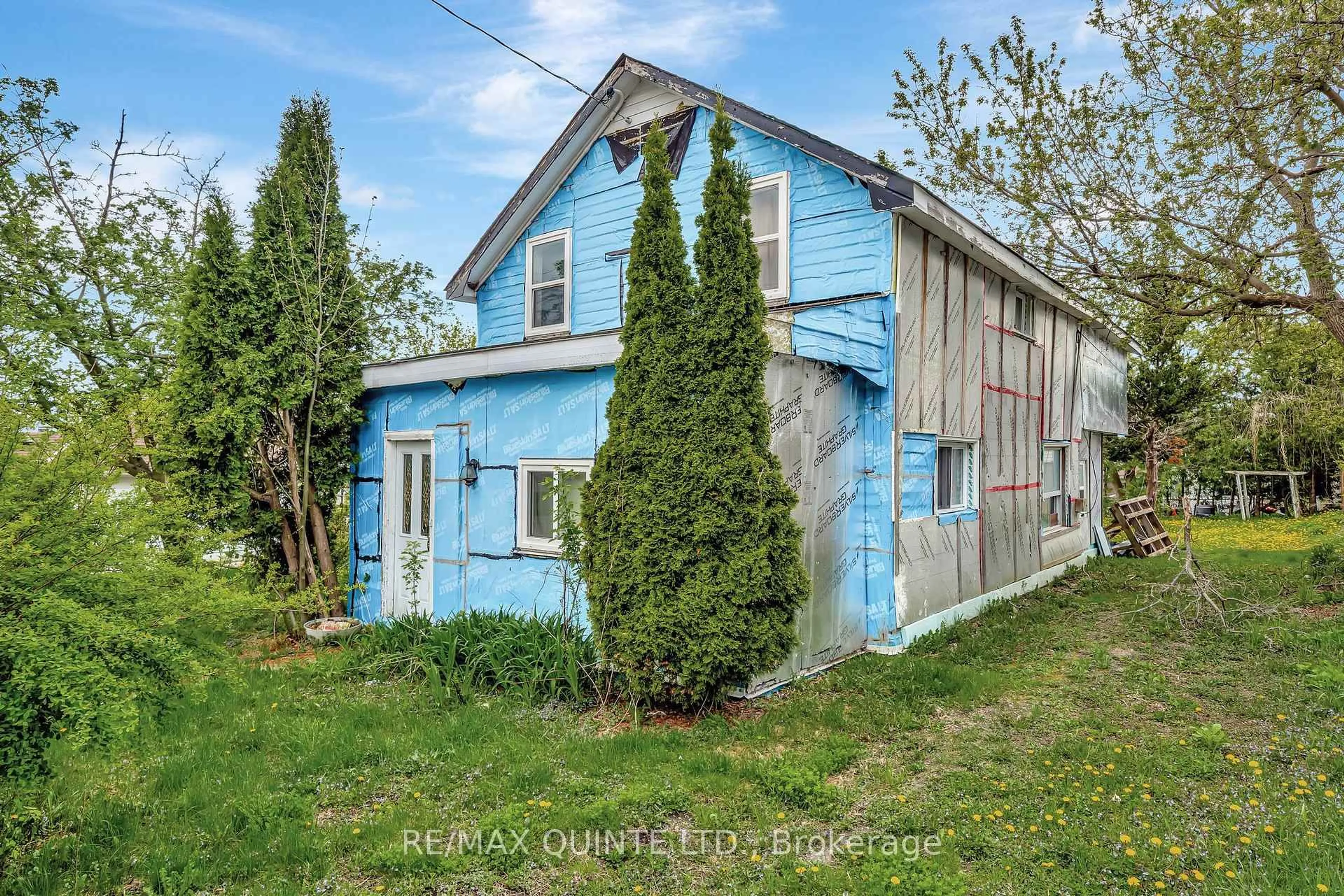 Shed for 90 Gordon St, Belleville Ontario K8P 3E8
