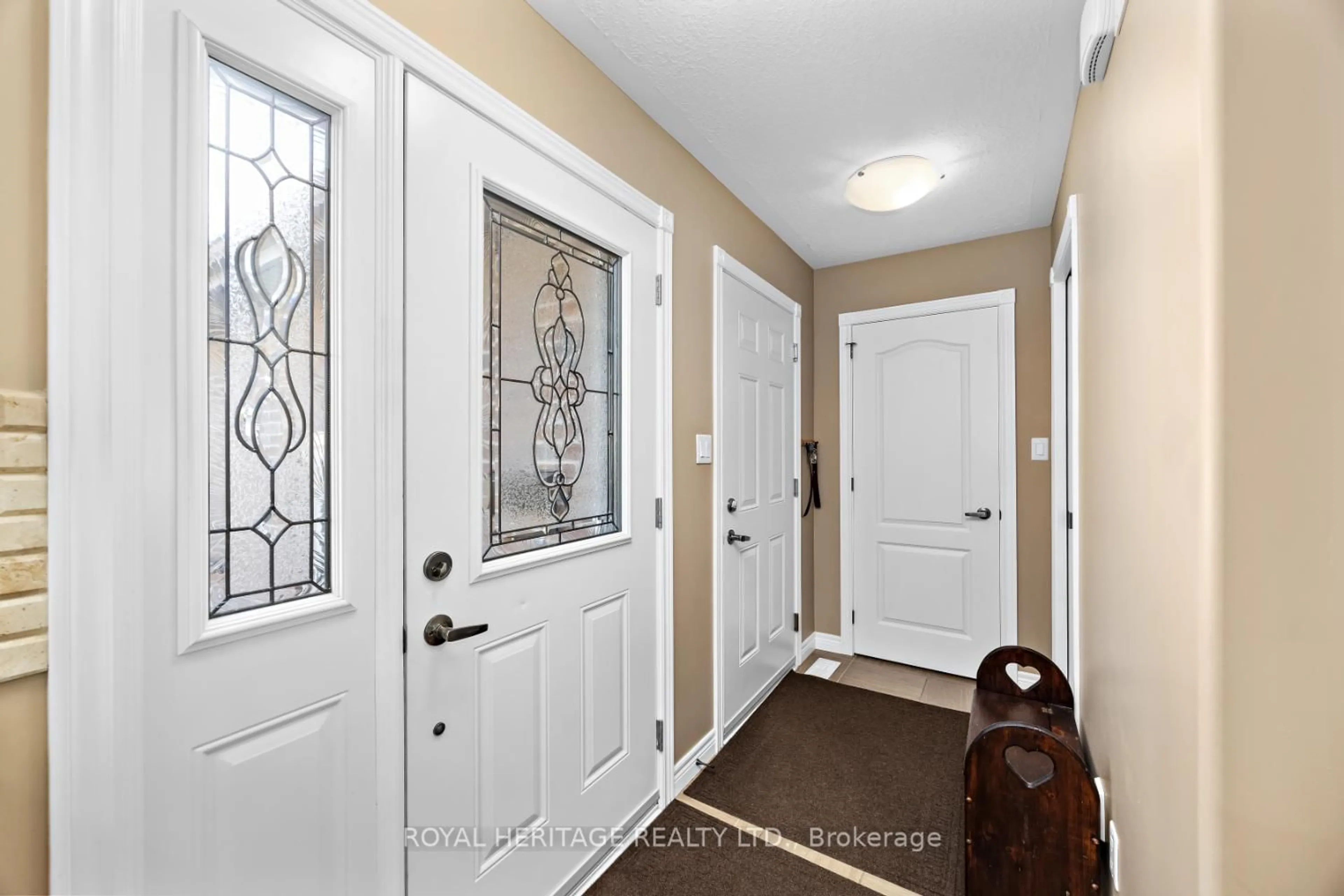 Indoor entryway for 301 Carnegie Ave #162, Peterborough North Ontario K9L 0G1