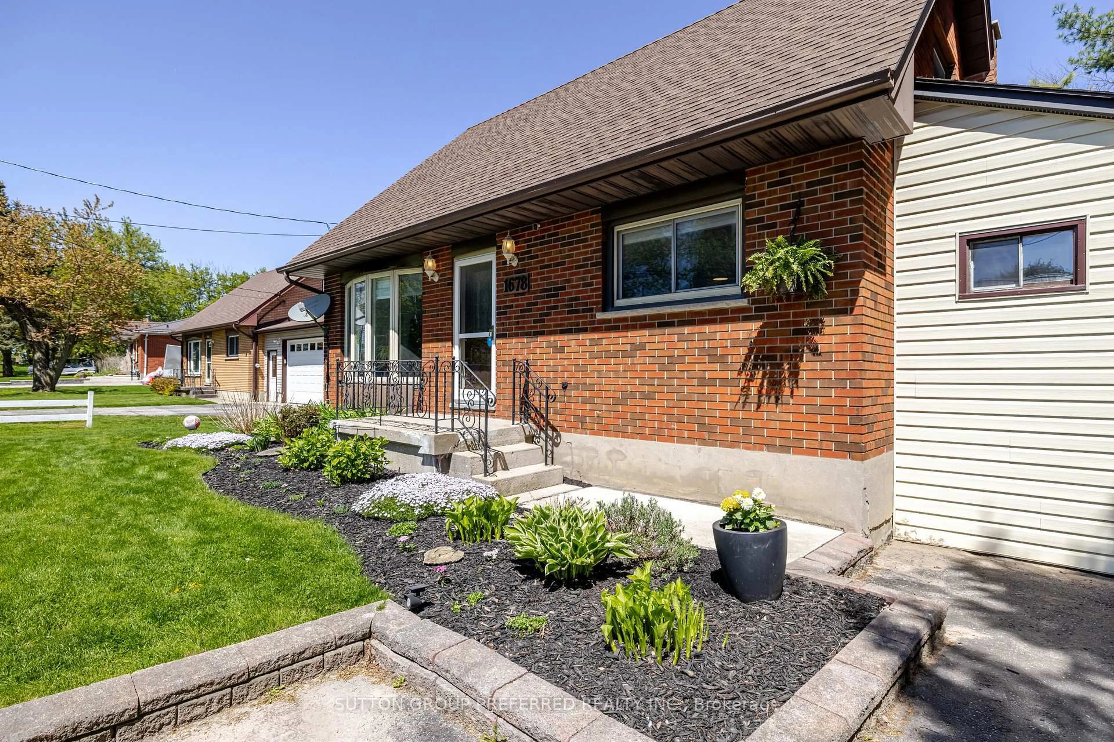 Home with brick exterior material, street for 1678 Richmond St, Thames Centre Ontario N0L 1G0