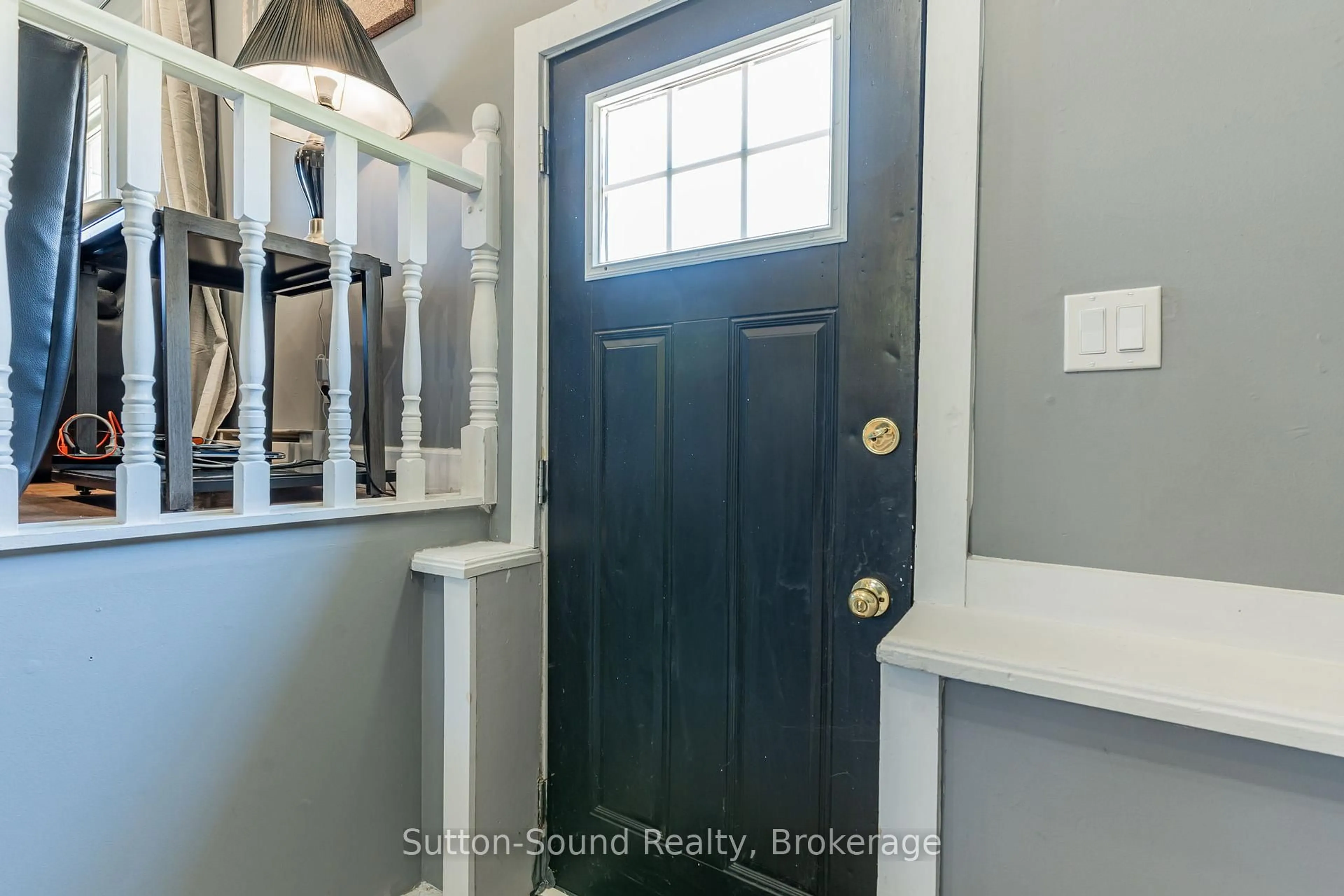 Indoor entryway for 17 Mar Side Rd Sdrd, South Bruce Peninsula Ontario N0H 2T0