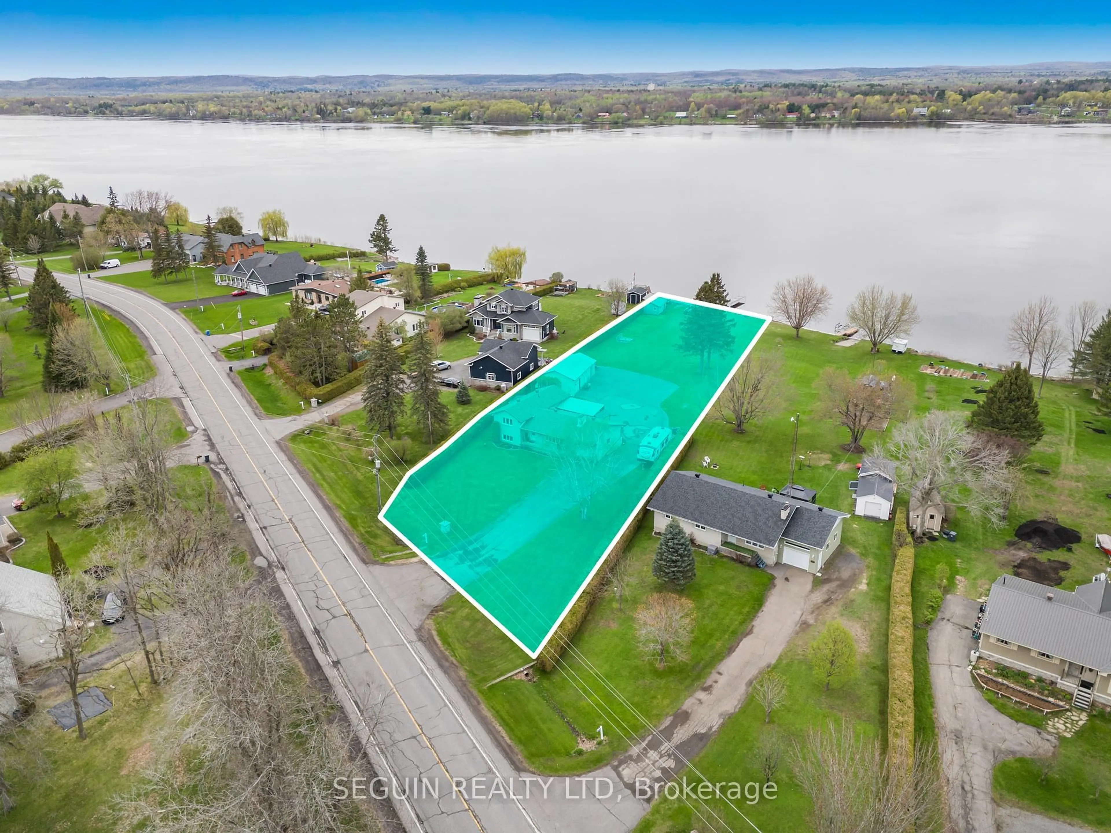 A pic from outside/outdoor area/front of a property/back of a property/a pic from drone, water/lake/river/ocean view for 3595 Front Rd, East Hawkesbury Ontario K6A 2W5