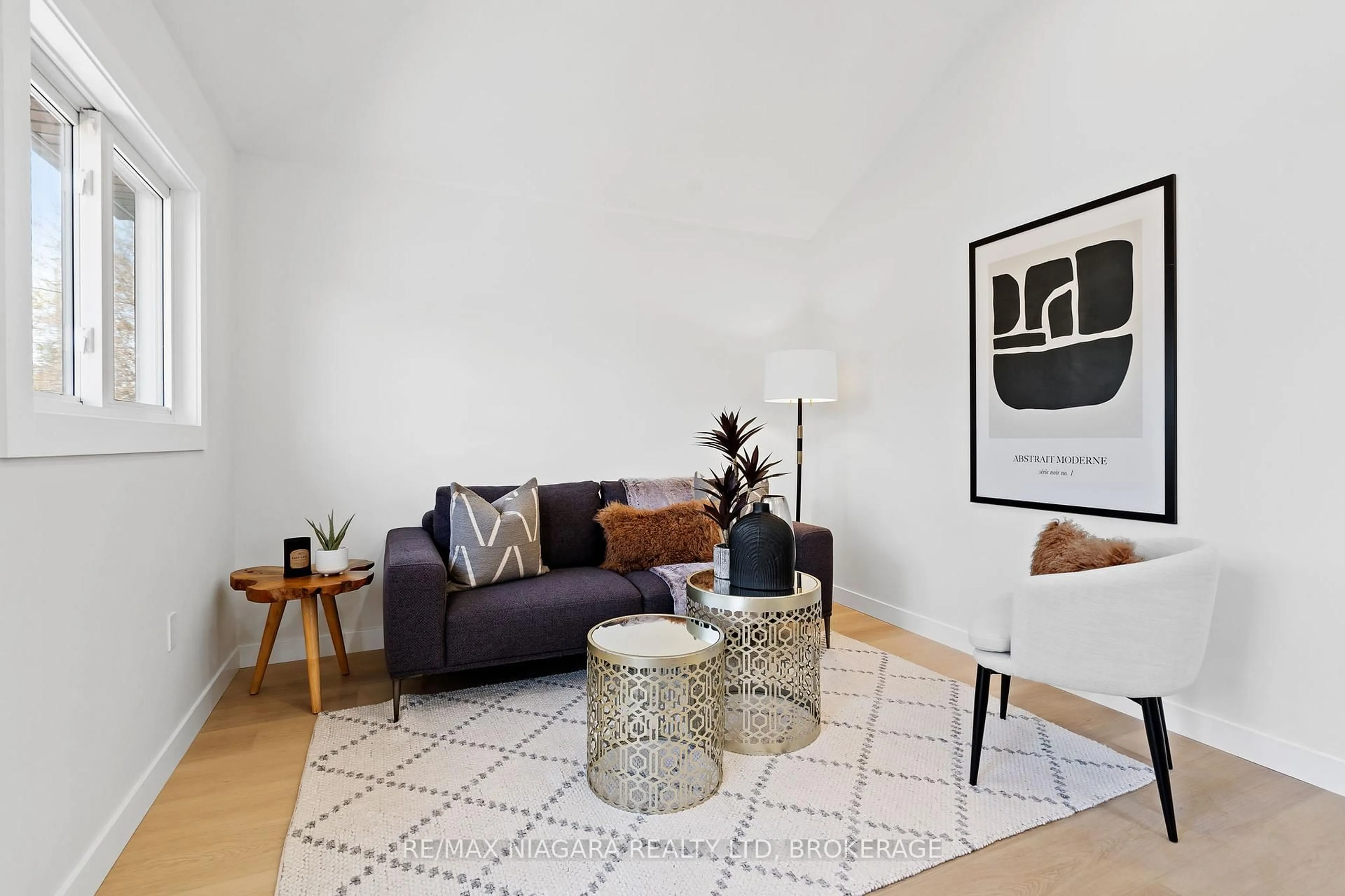 Living room with furniture, unknown for 151 Main St, Port Colborne Ontario L3K 1S5