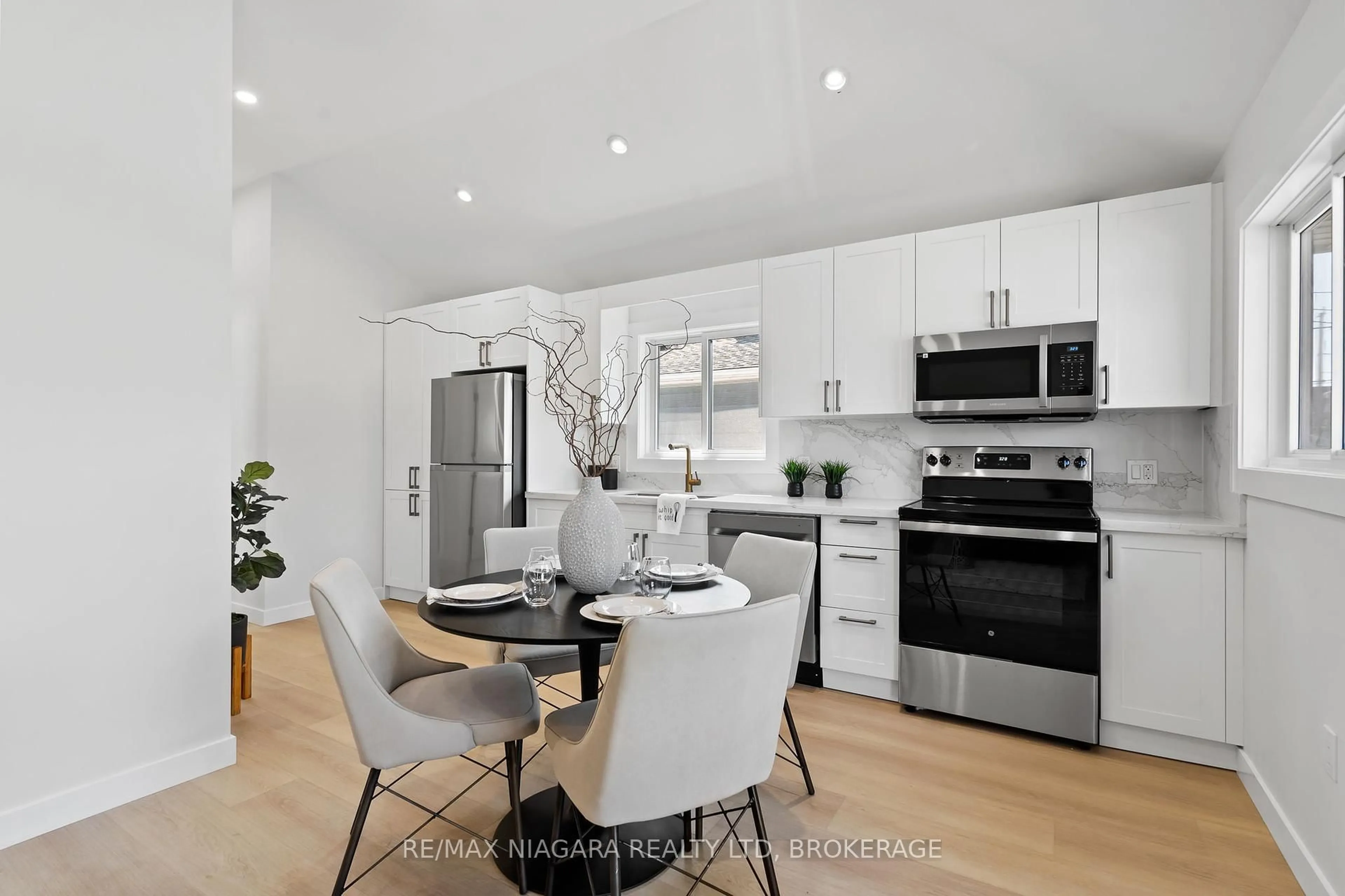 Open concept kitchen, unknown for 151 Main St, Port Colborne Ontario L3K 1S5