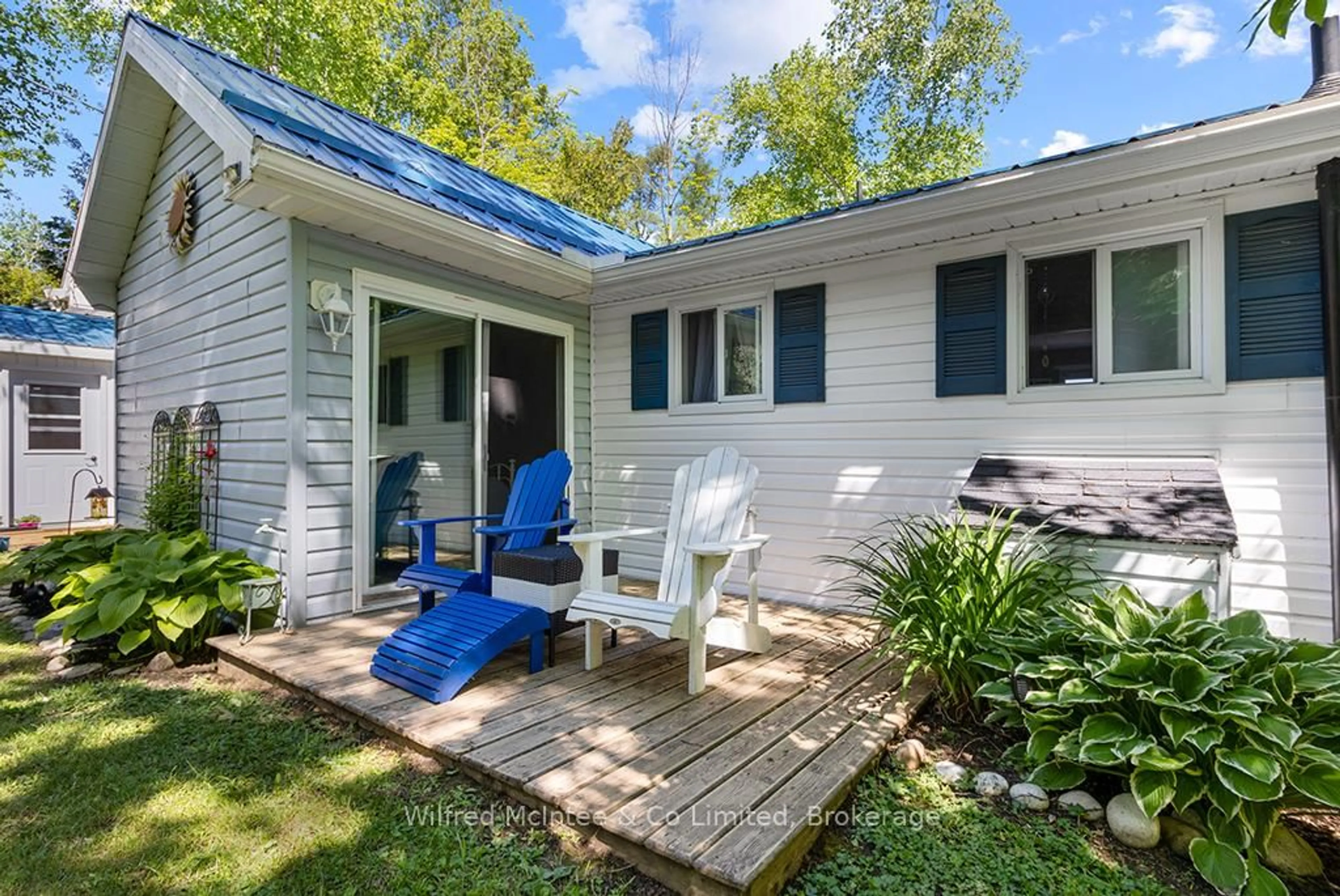 Patio, water/lake/river/ocean view for 43 AH-SINEESE Cres, Native Leased Lands Ontario N0H 2L0