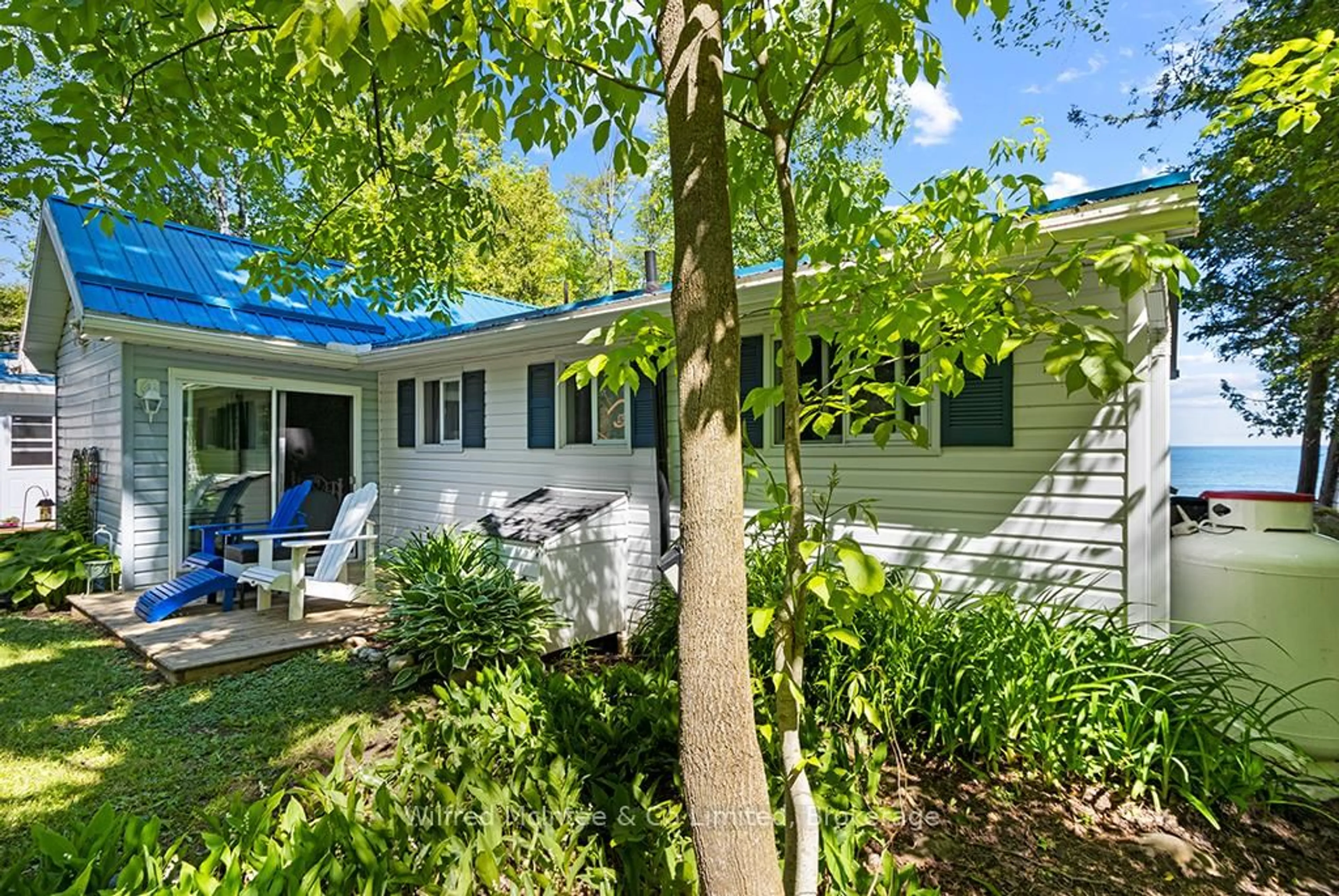 Patio, street for 43 AH-SINEESE Cres, Native Leased Lands Ontario N0H 2L0