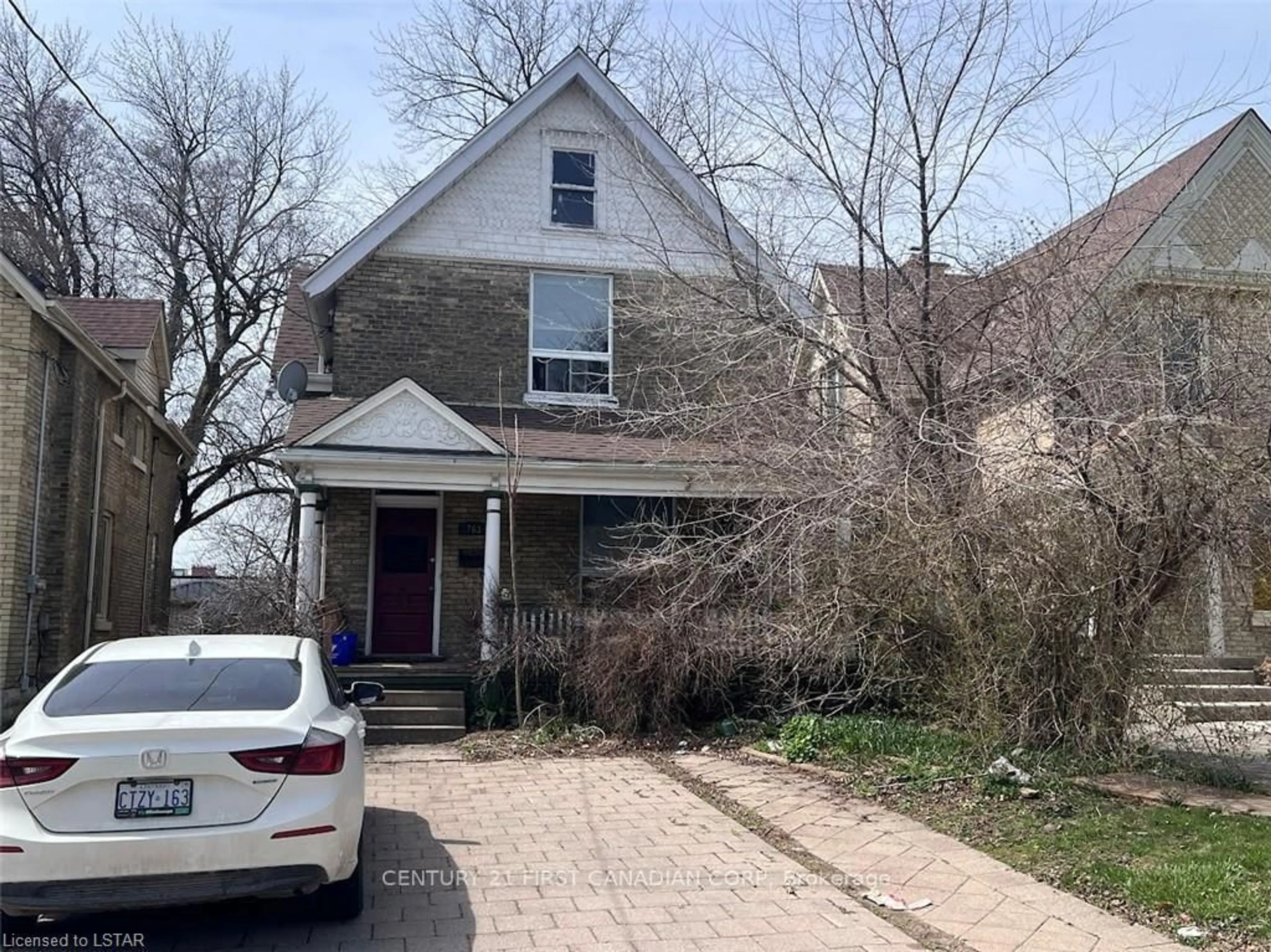 A pic from outside/outdoor area/front of a property/back of a property/a pic from drone, street for 763 Colborne St, London East Ontario N6A 3Z8