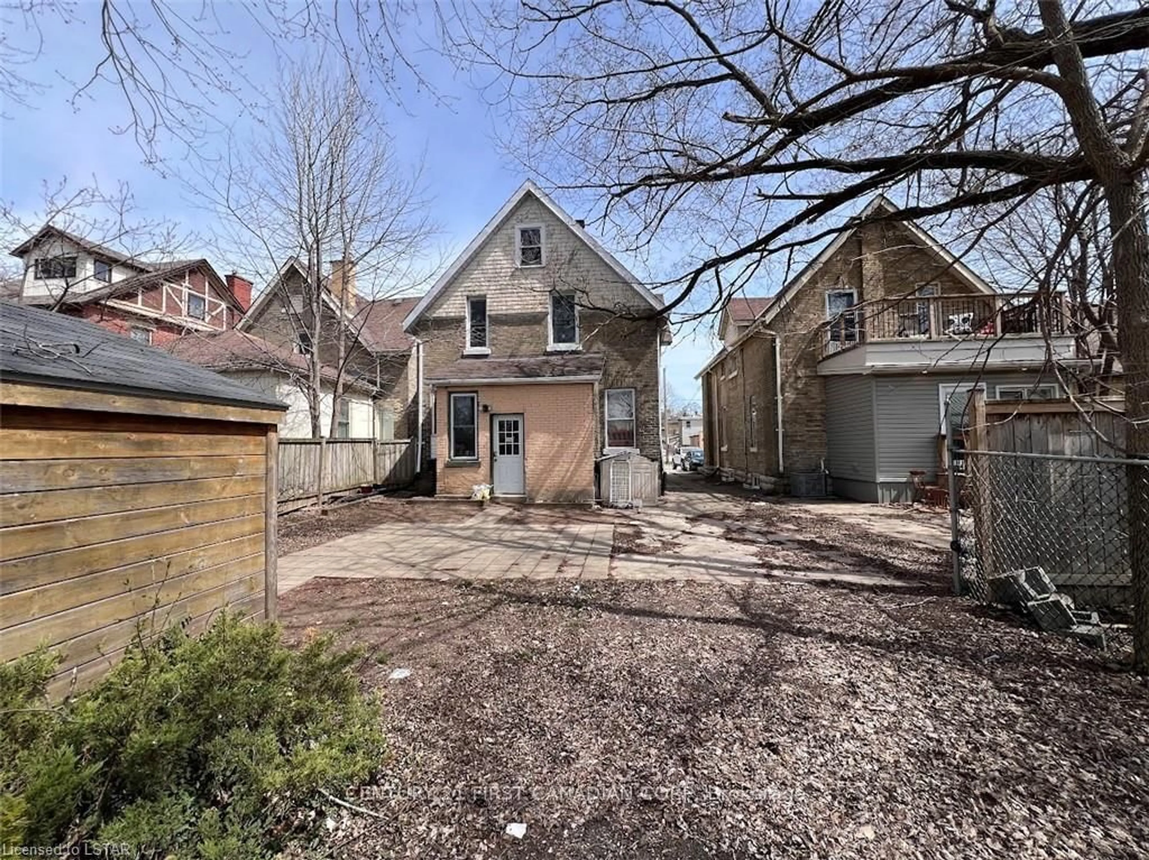 A pic from outside/outdoor area/front of a property/back of a property/a pic from drone, street for 763 Colborne St, London East Ontario N6A 3Z8