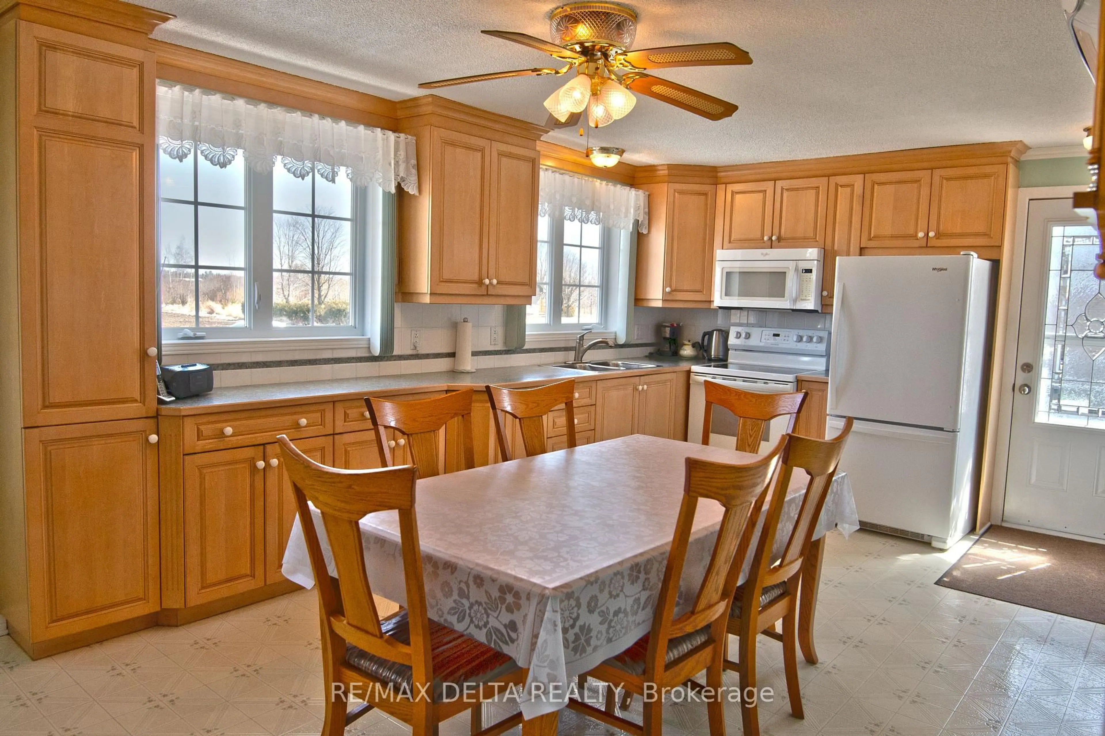 Open concept kitchen, ceramic/tile floor for 3010 Chemin Rollin Rd, Clarence-Rockland Ontario K0A 3N0