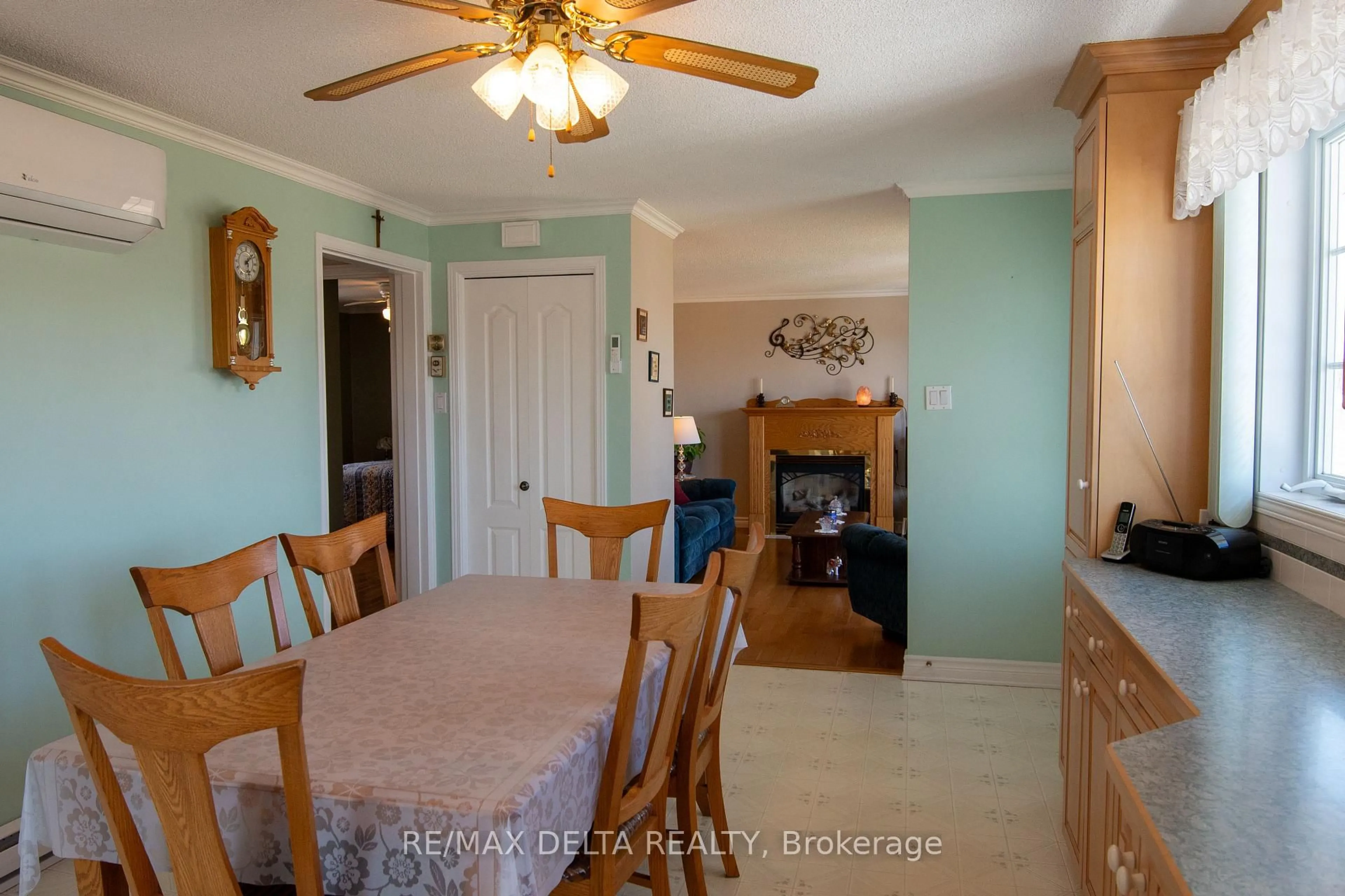 Dining room, unknown for 3010 Chemin Rollin Rd, Clarence-Rockland Ontario K0A 3N0