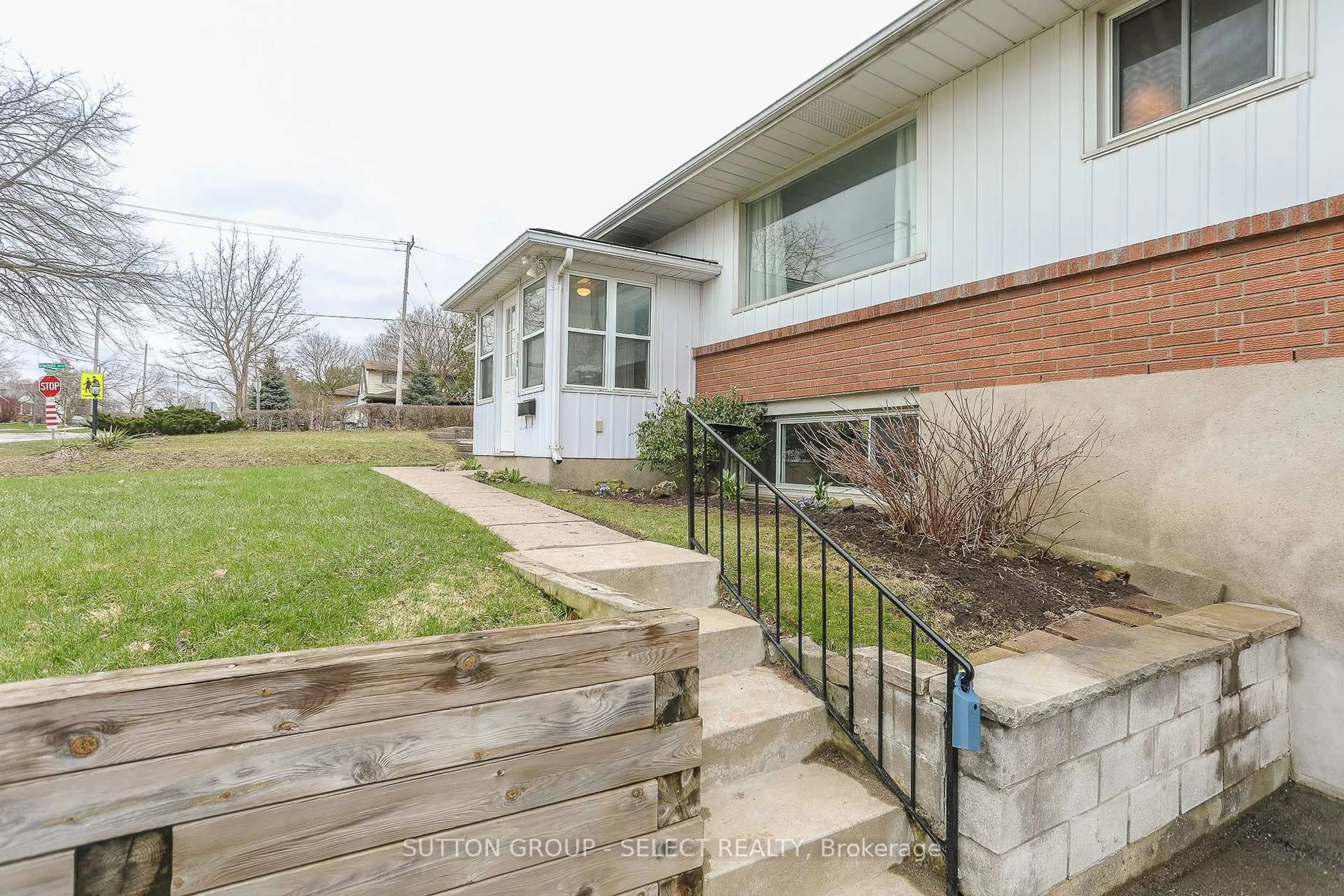 Unknown for 1165 Melsandra Ave, London East Ontario N5Y 4N8