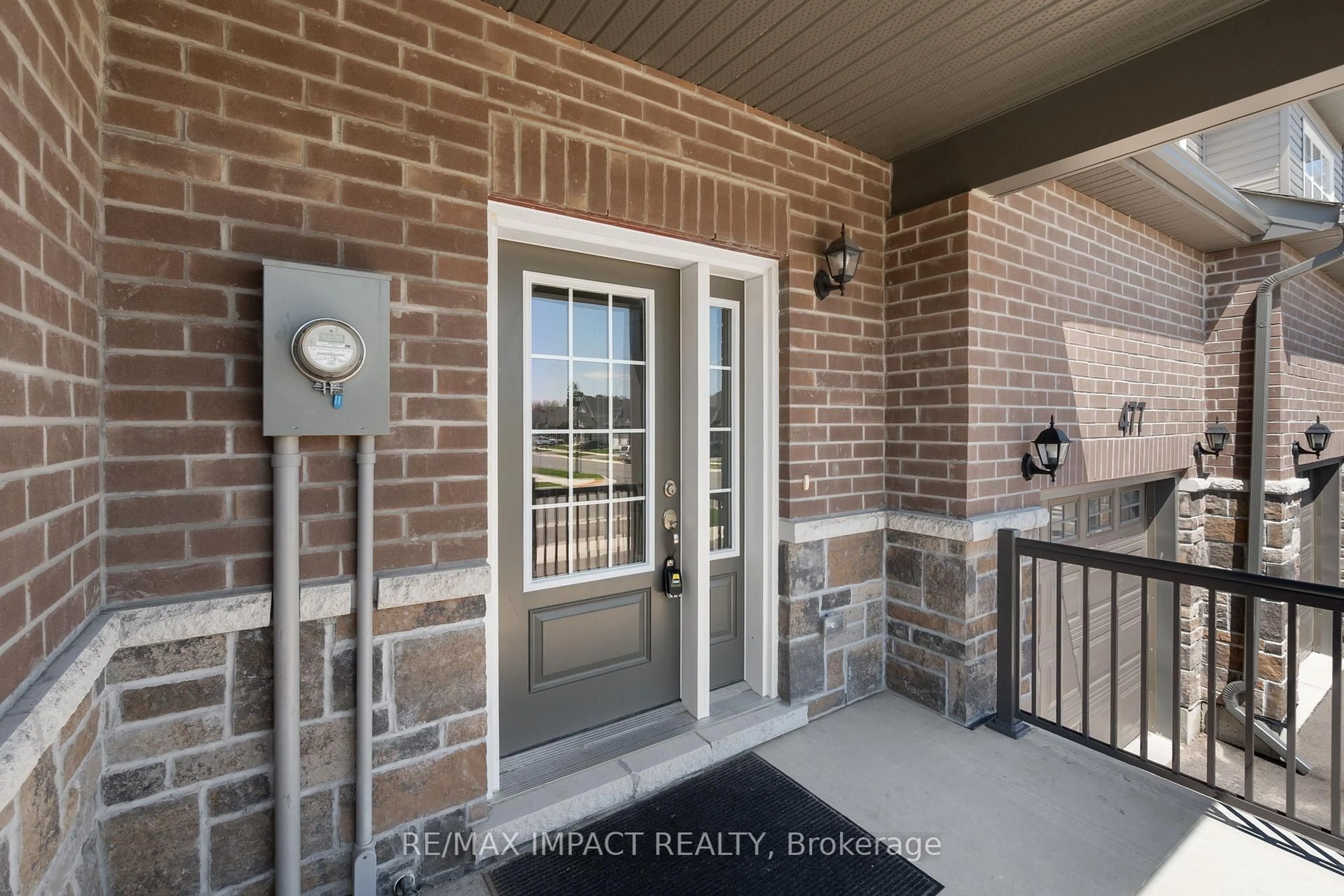 Indoor entryway for 477 Hayward St, Cobourg Ontario K9A 3N5