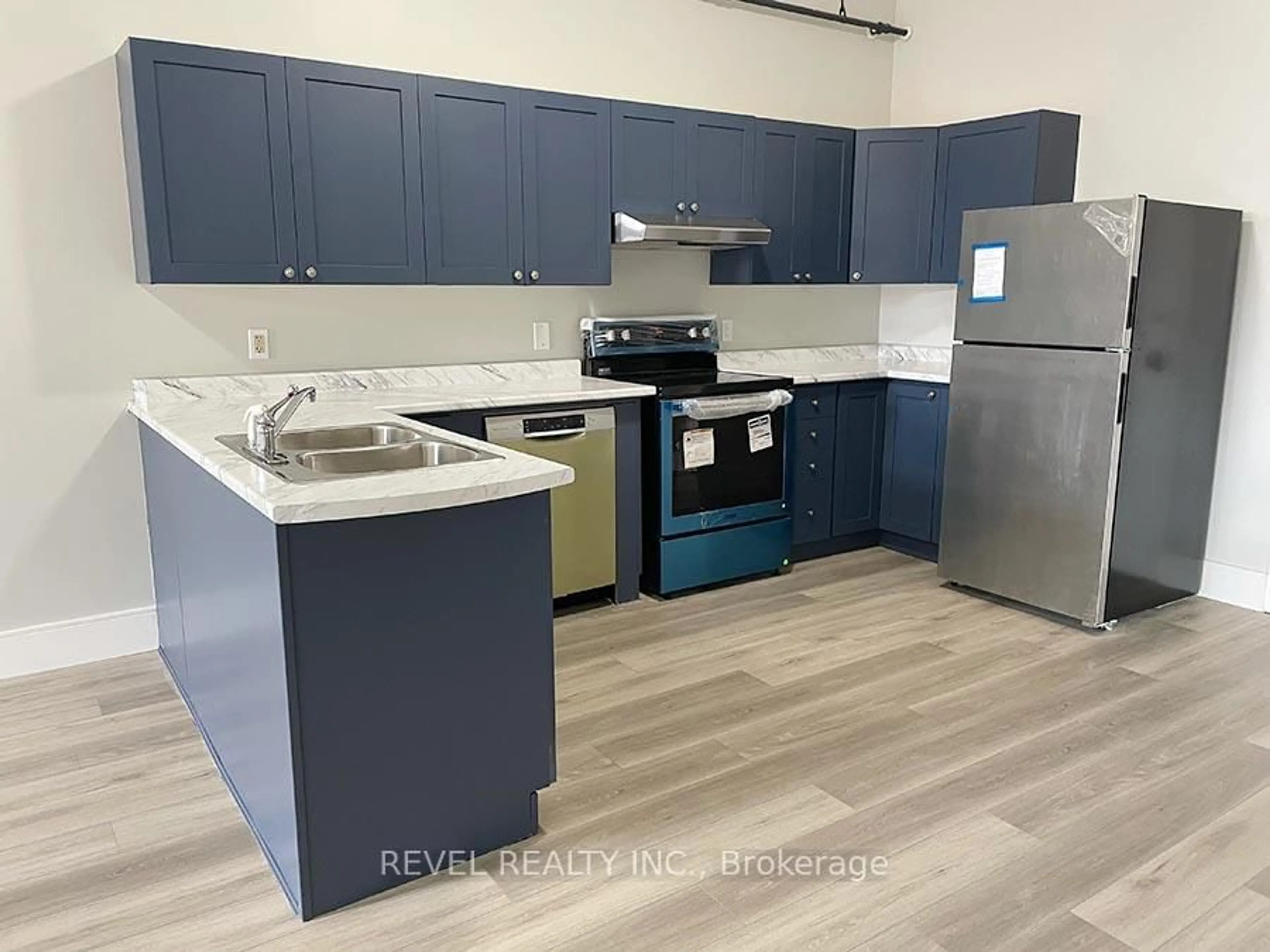 Standard kitchen, unknown for 150 Colborne St #407, Brantford Ontario N3R 7J4