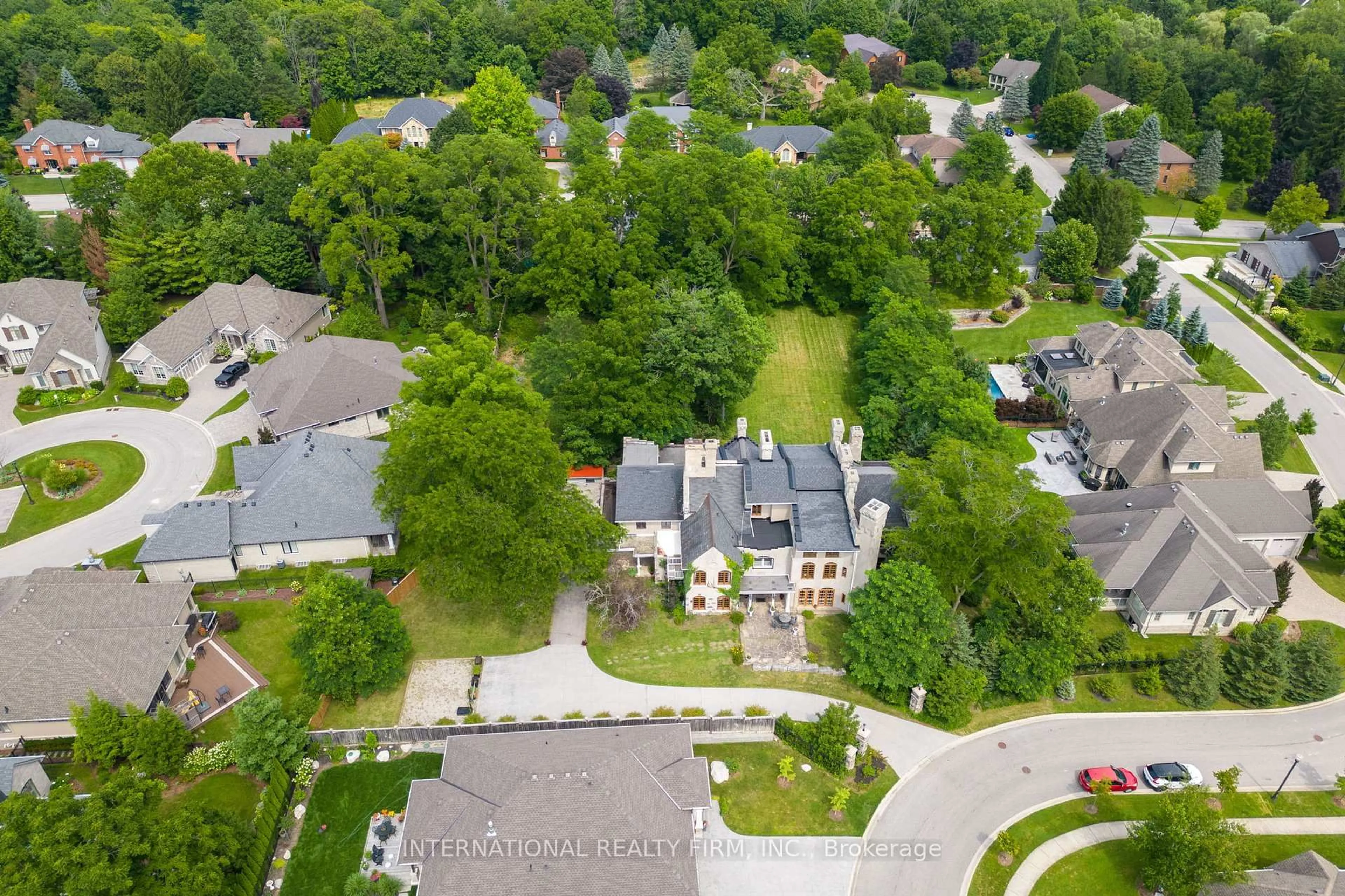 A pic from outside/outdoor area/front of a property/back of a property/a pic from drone, street for 255 Delacourt Rd, London North Ontario N6G 0H3