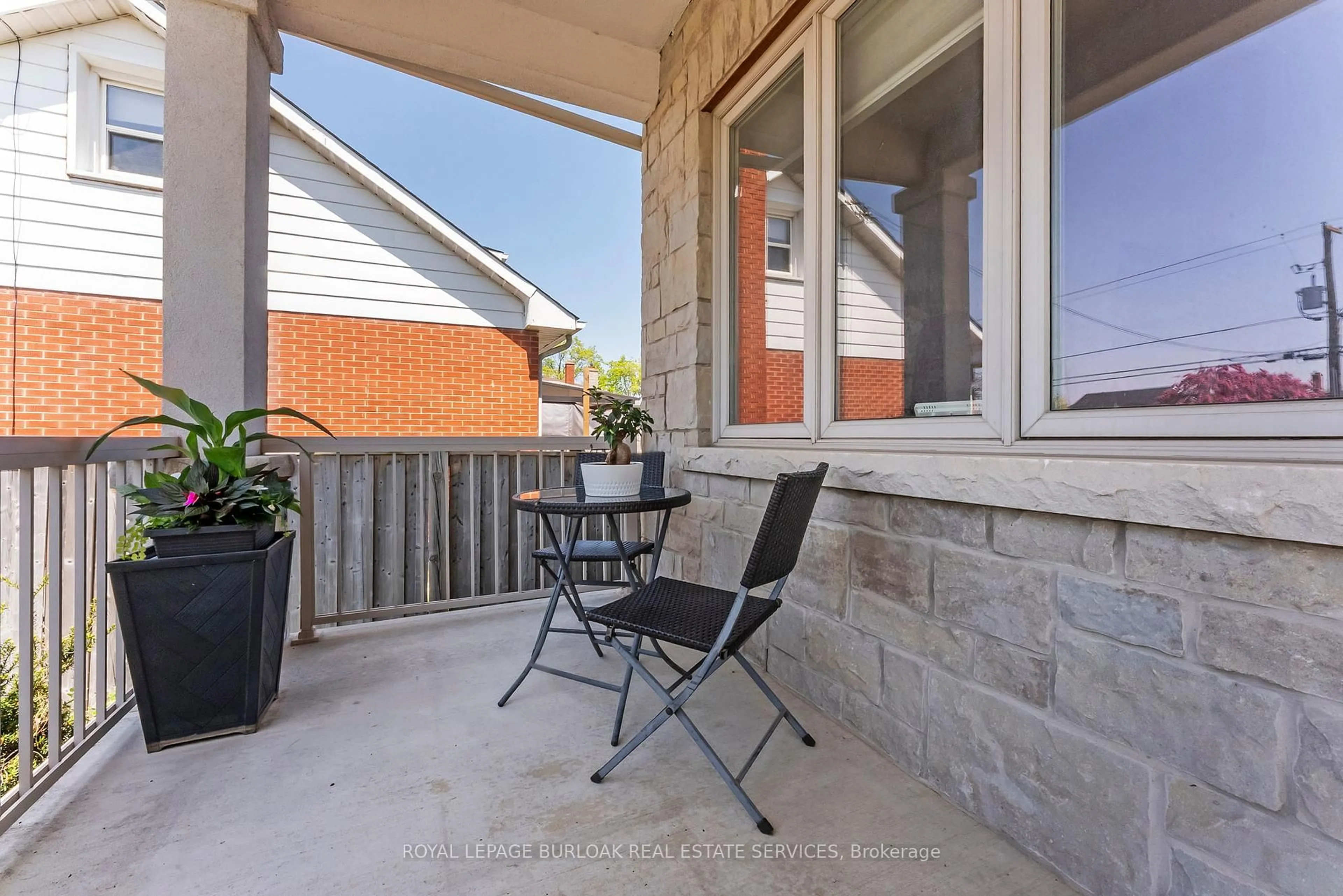 Patio, street for 276 Millen Rd, Hamilton Ontario L8E 2G9