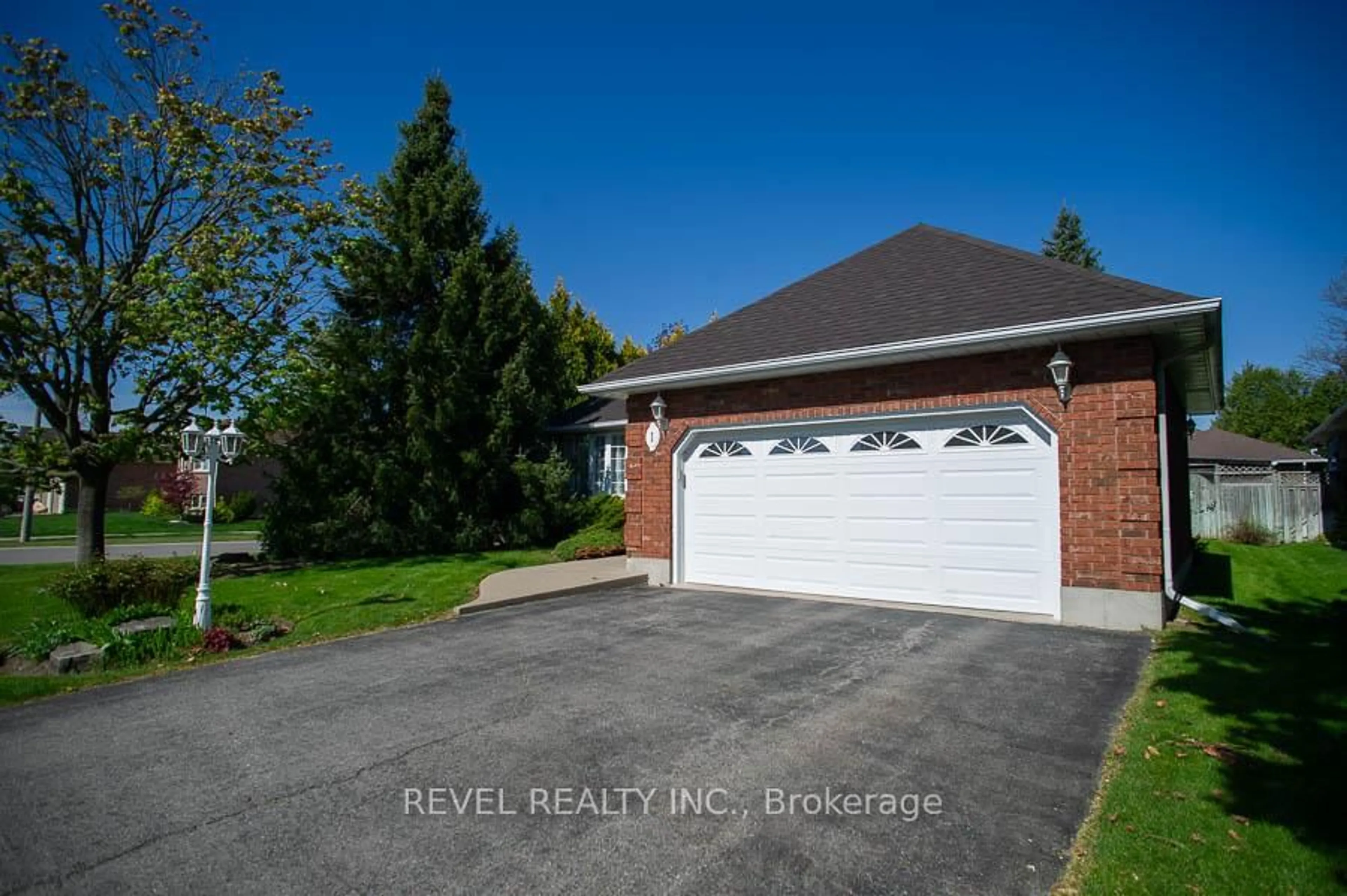Unknown for 1 Harvey Crt, Brantford Ontario N3R 7W6
