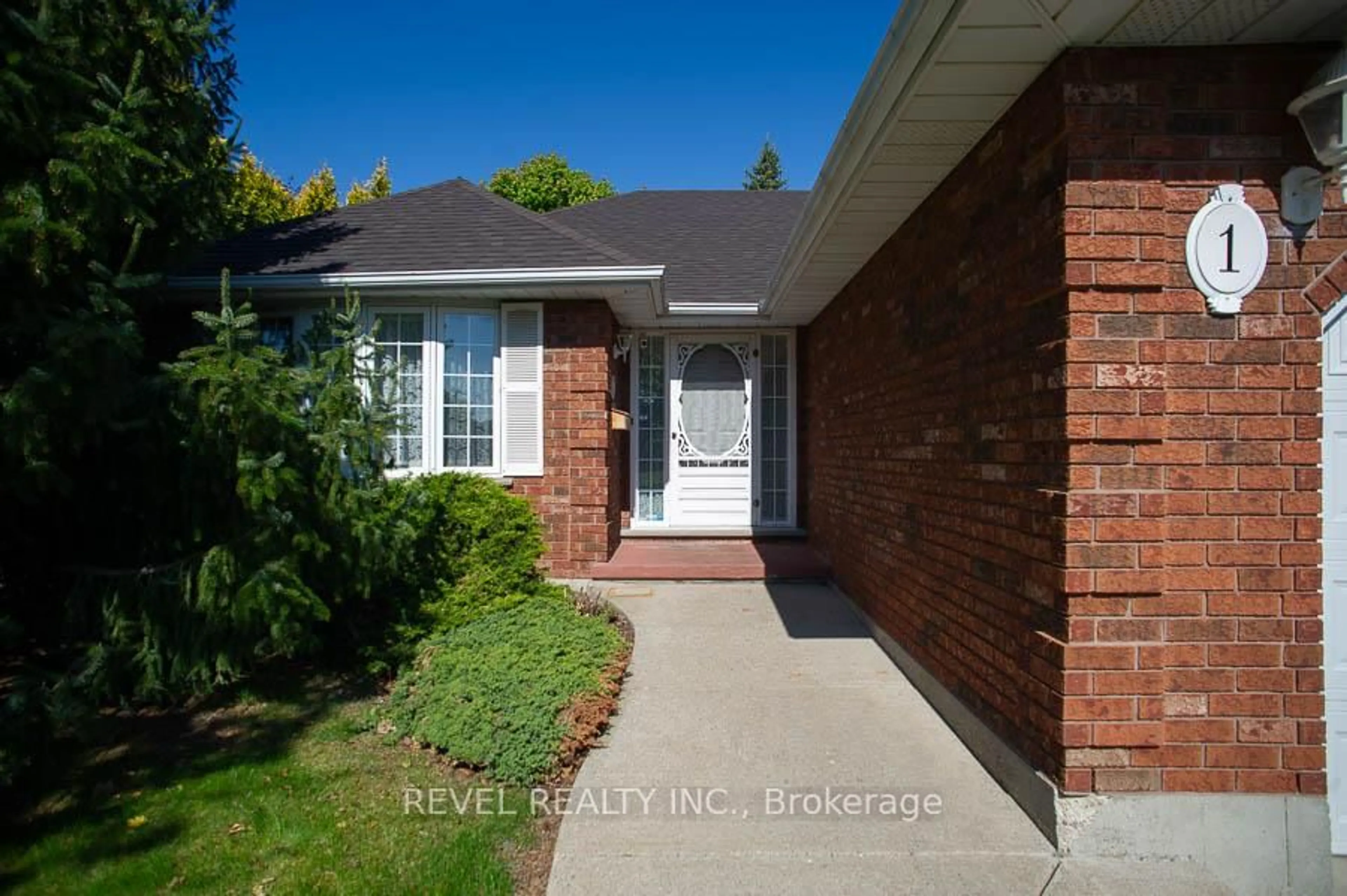 Home with brick exterior material, street for 1 Harvey Crt, Brantford Ontario N3R 7W6