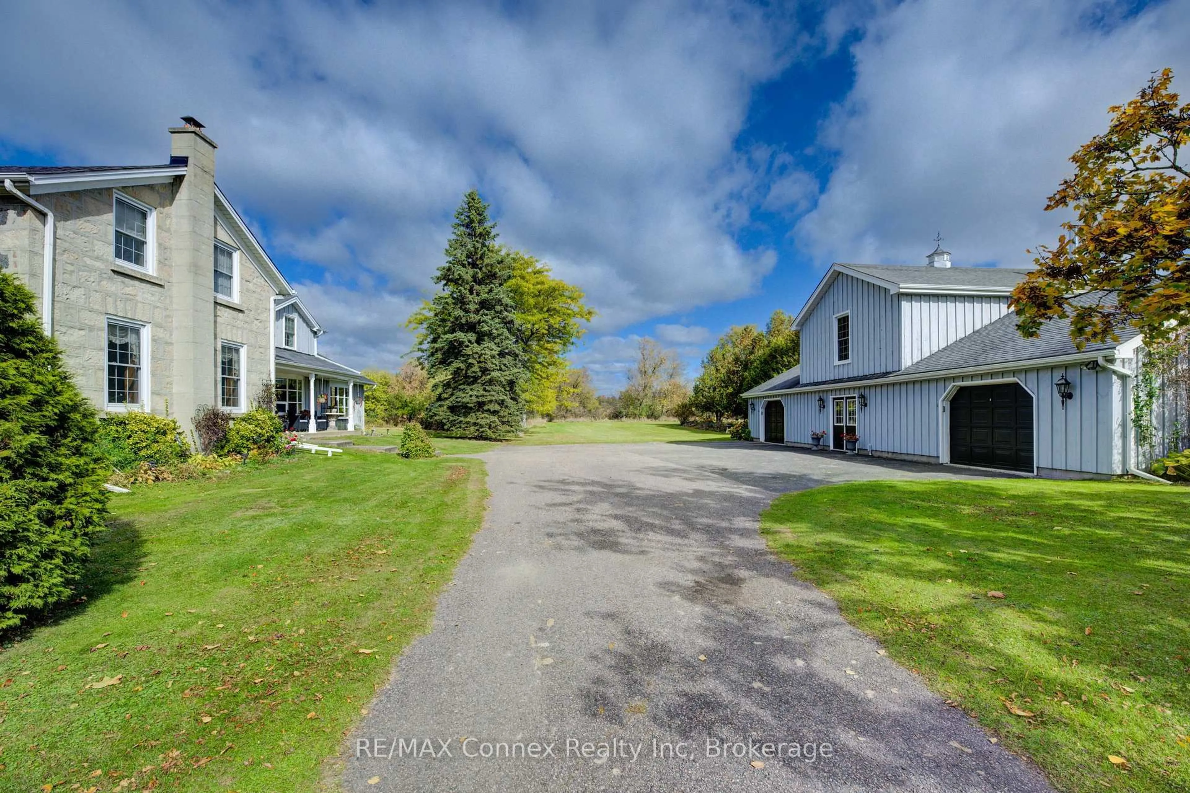 A pic from outside/outdoor area/front of a property/back of a property/a pic from drone, street for 4963 Sixth Line, Guelph/Eramosa Ontario N0B 2K0
