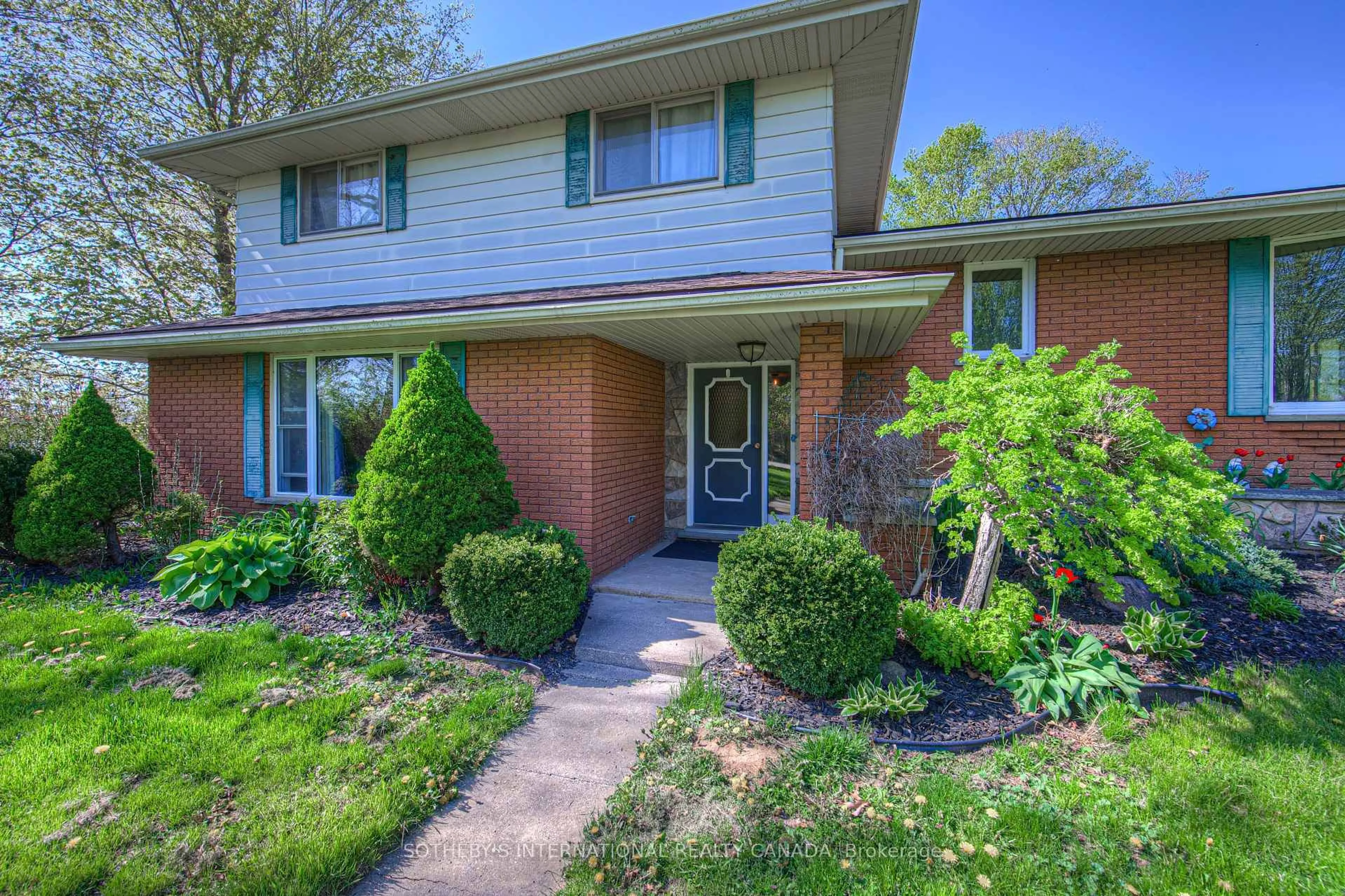Home with brick exterior material, street for 129 Bethel Rd, Brantford Ontario N3L 3E3