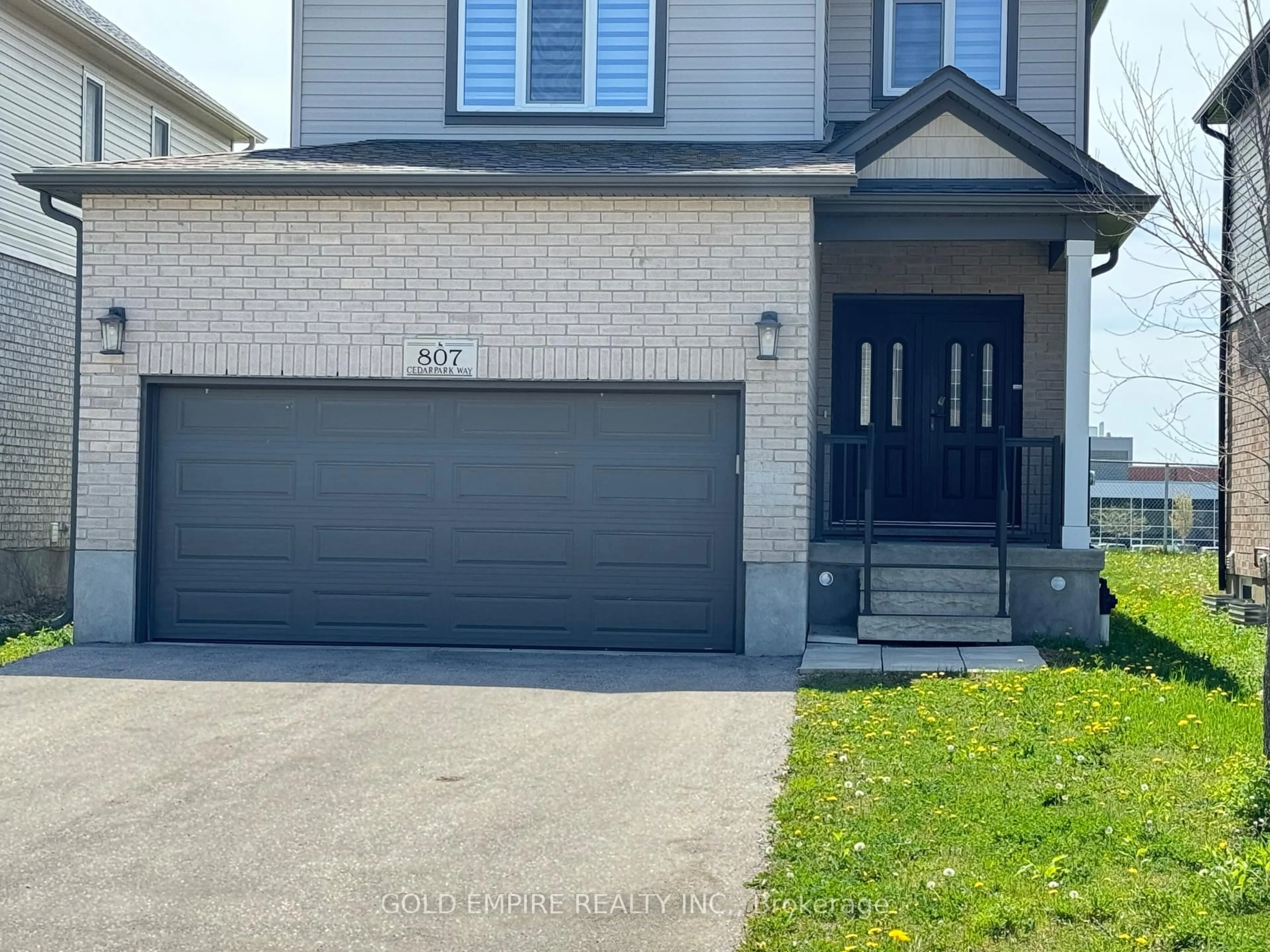 Unknown for 807 Cedarpark Way, London North Ontario N5X 0C3