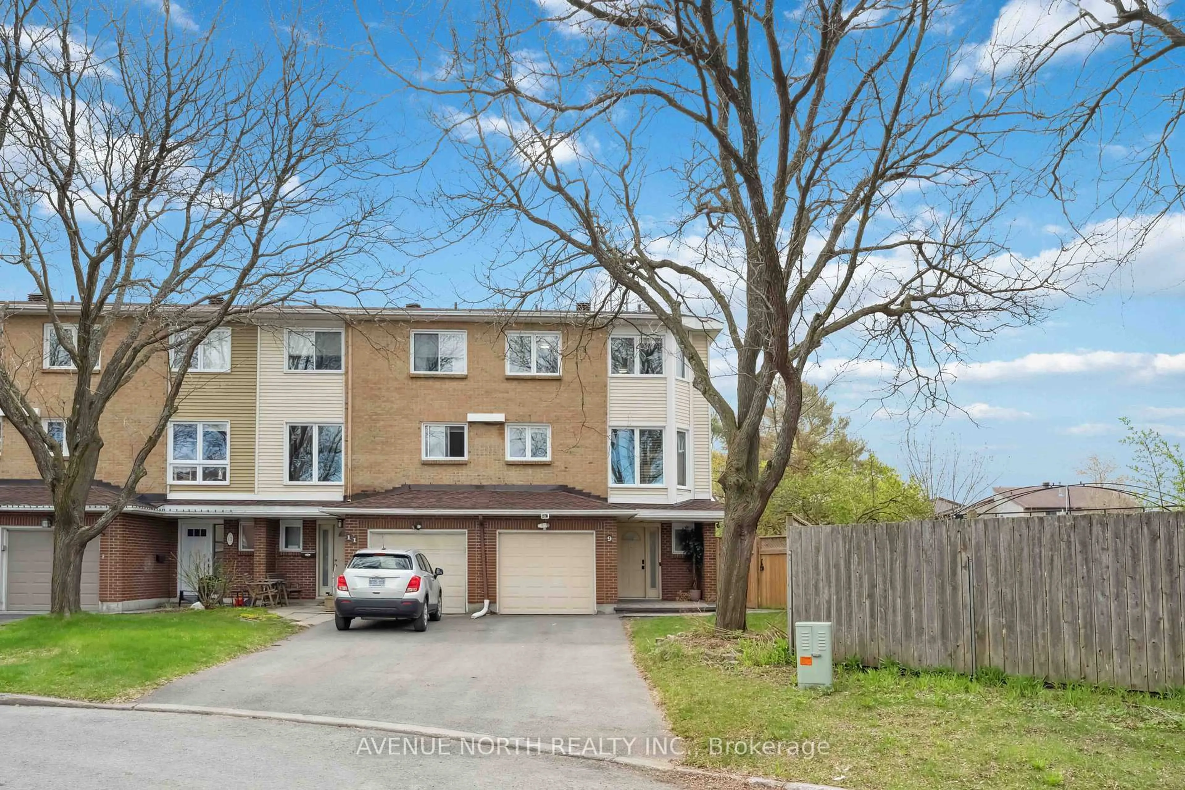 A pic from outside/outdoor area/front of a property/back of a property/a pic from drone, street for 9 Kedgewick Crt, Ottawa Ontario K2G 4M9