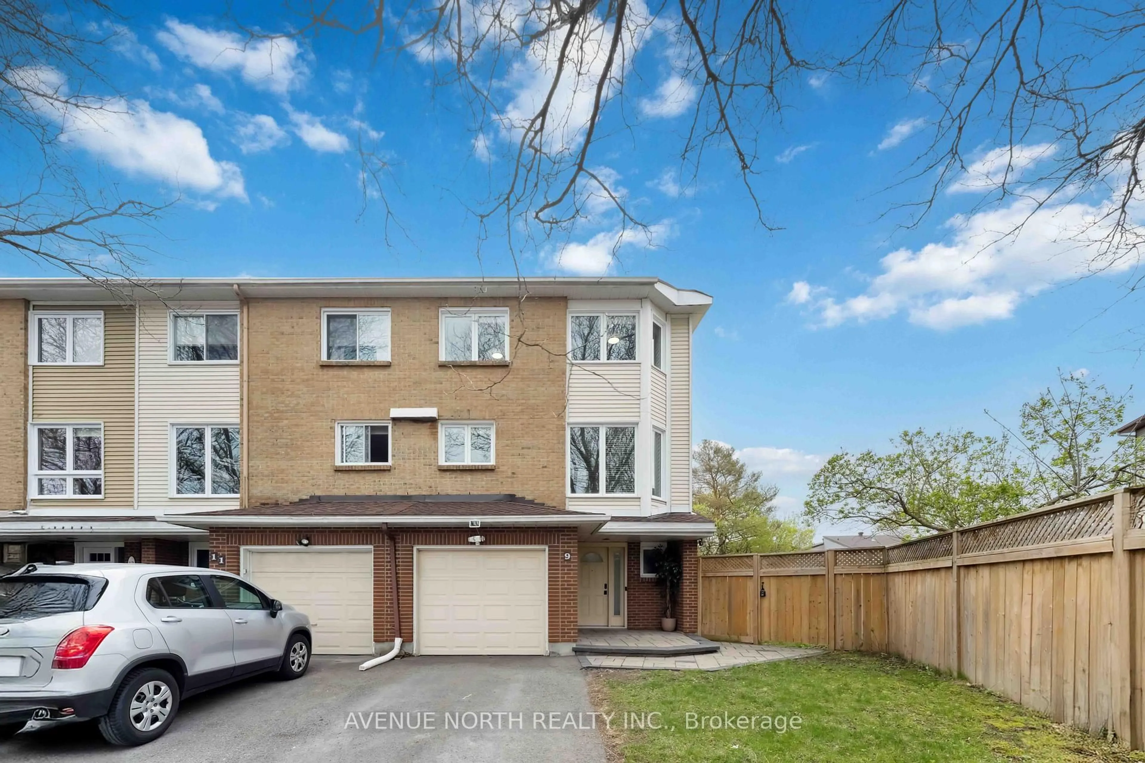 A pic from outside/outdoor area/front of a property/back of a property/a pic from drone, street for 9 Kedgewick Crt, Ottawa Ontario K2G 4M9