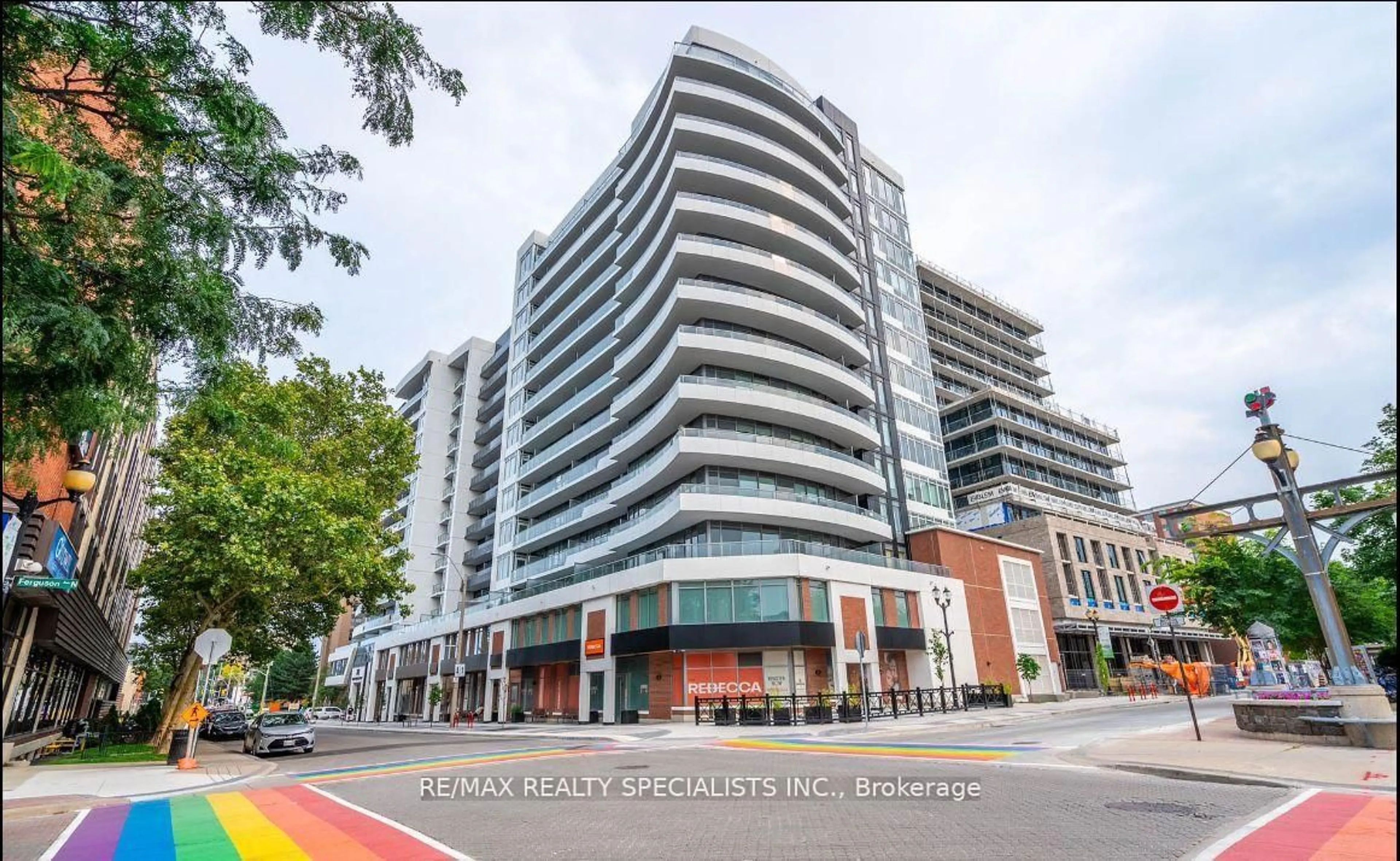 Blurry image for 212 King William St #1016, Hamilton Ontario L8R 0A7