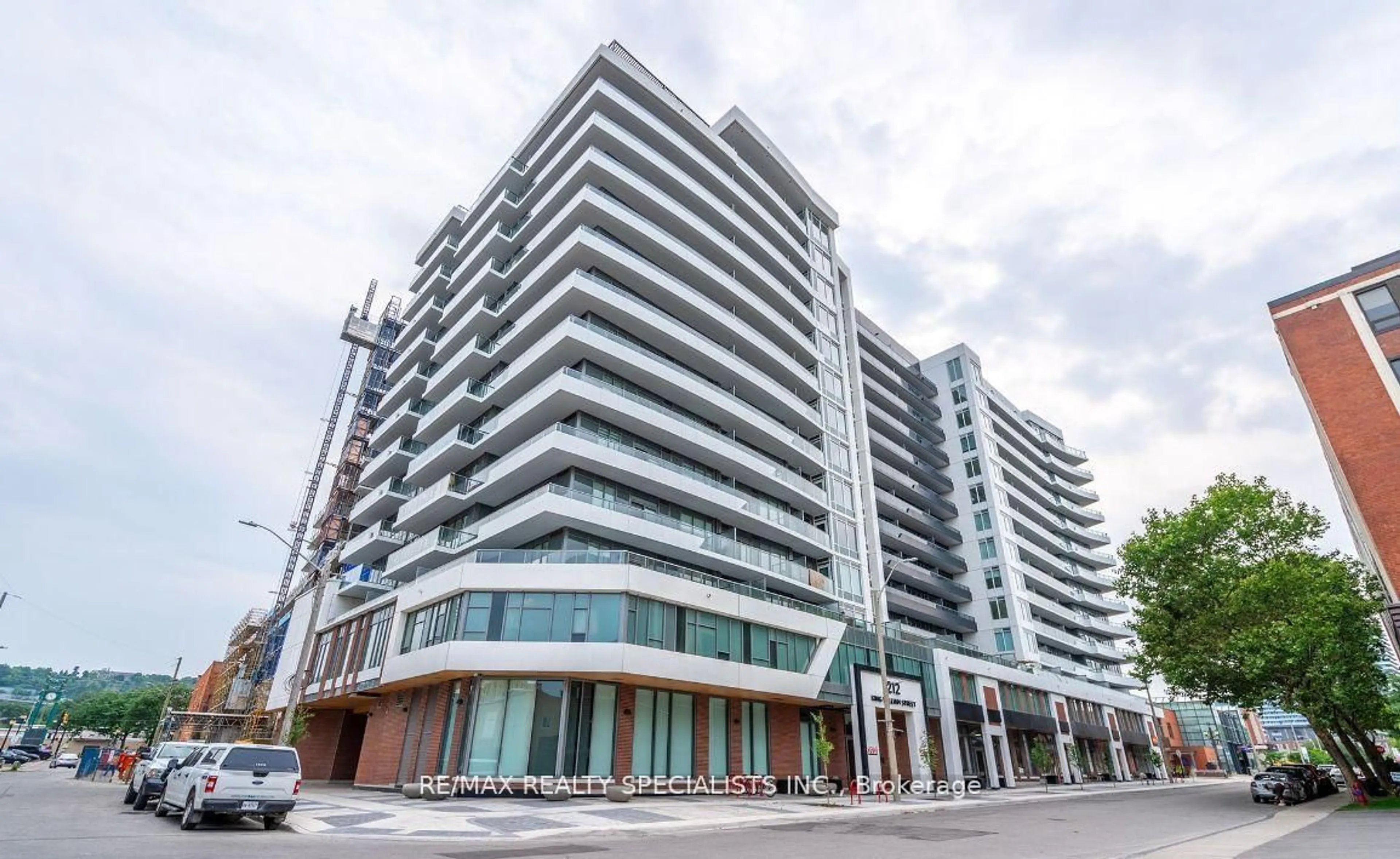 Indoor foyer for 212 King William St #1016, Hamilton Ontario L8R 0A7