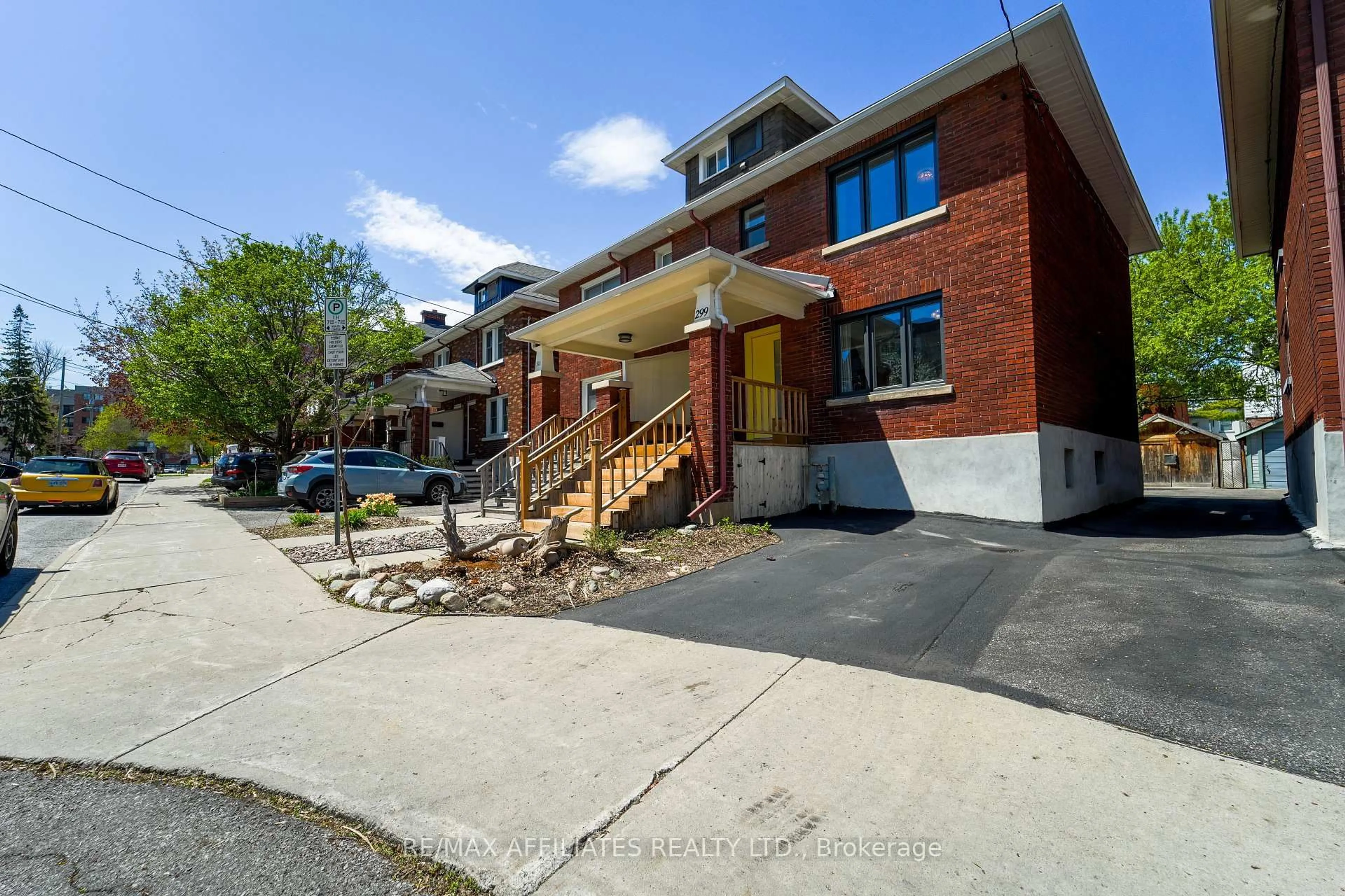 Home with brick exterior material, street for 299 Flora St, Ottawa Ontario K1R 5S1