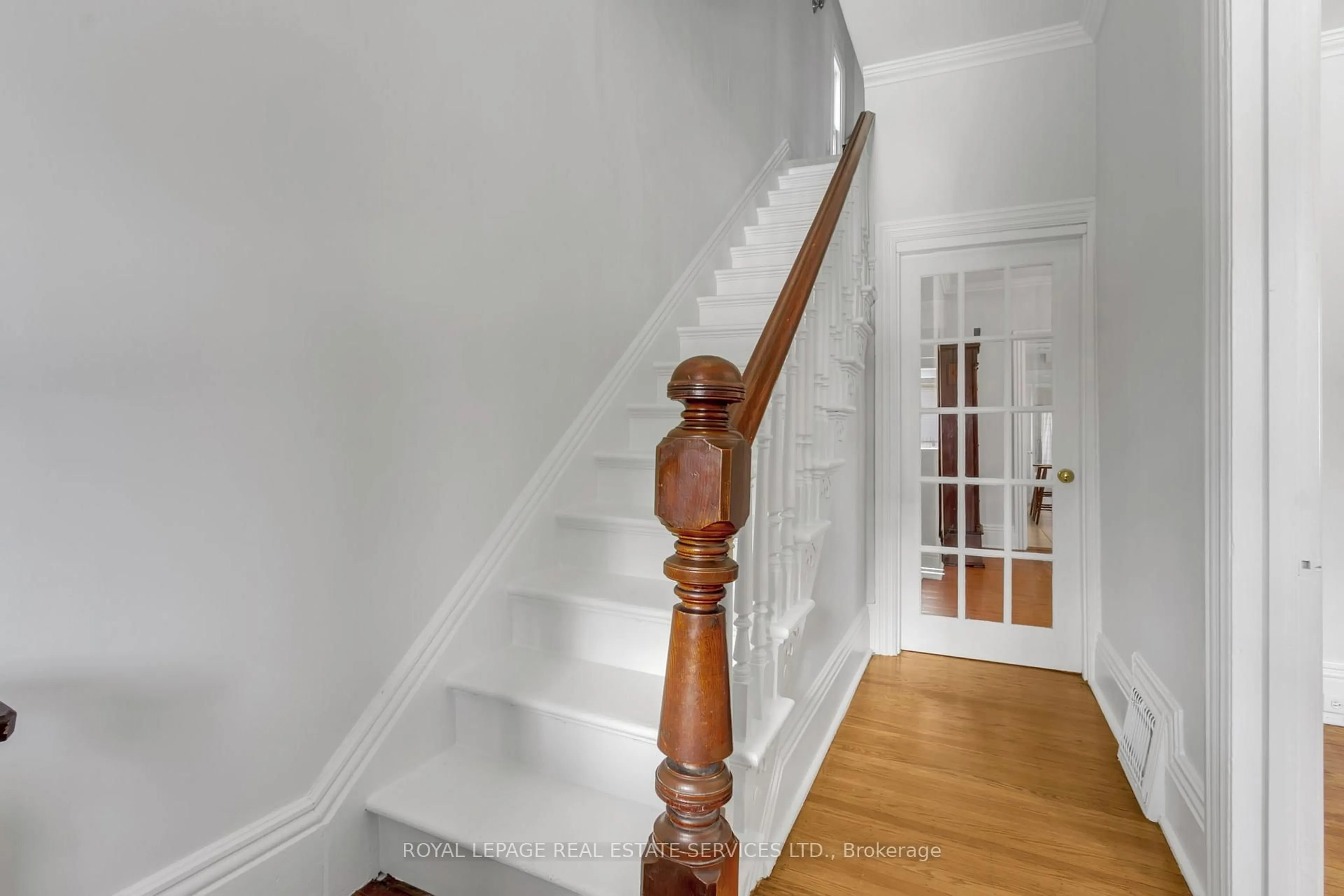 Stairs for 8 Duff St, Hamilton Ontario L9C 1A7