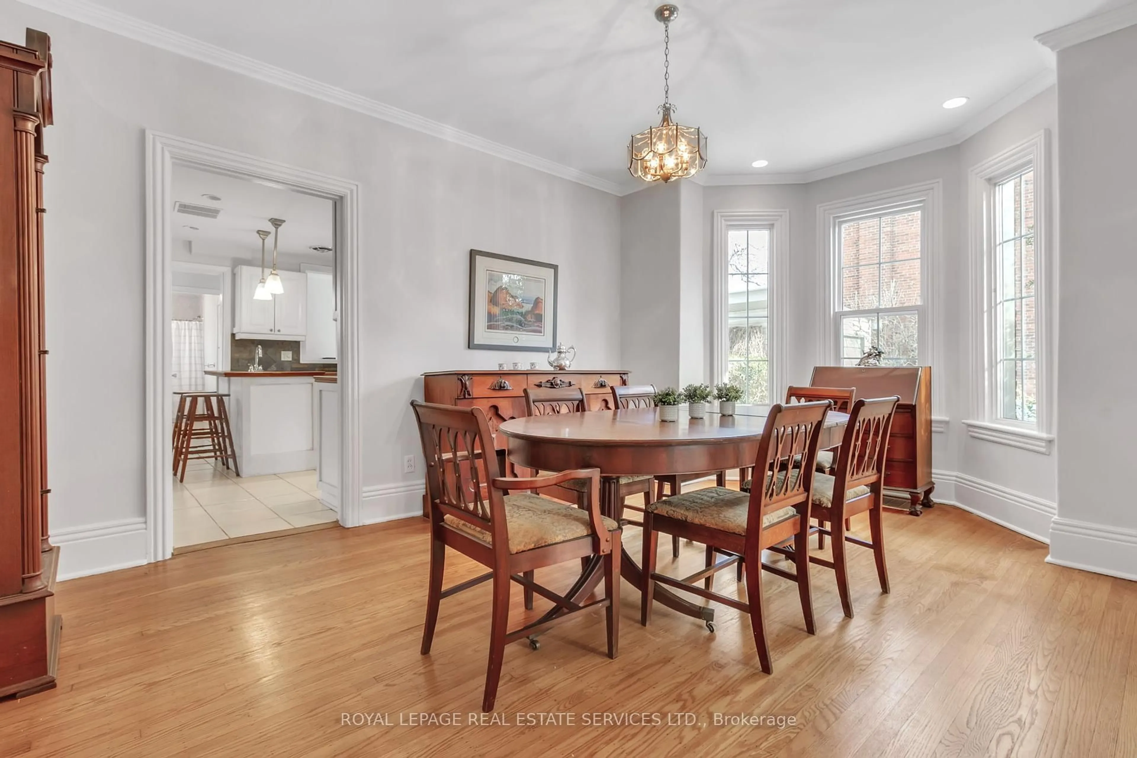 Dining room, wood/laminate floor for 8 Duff St, Hamilton Ontario L9C 1A7