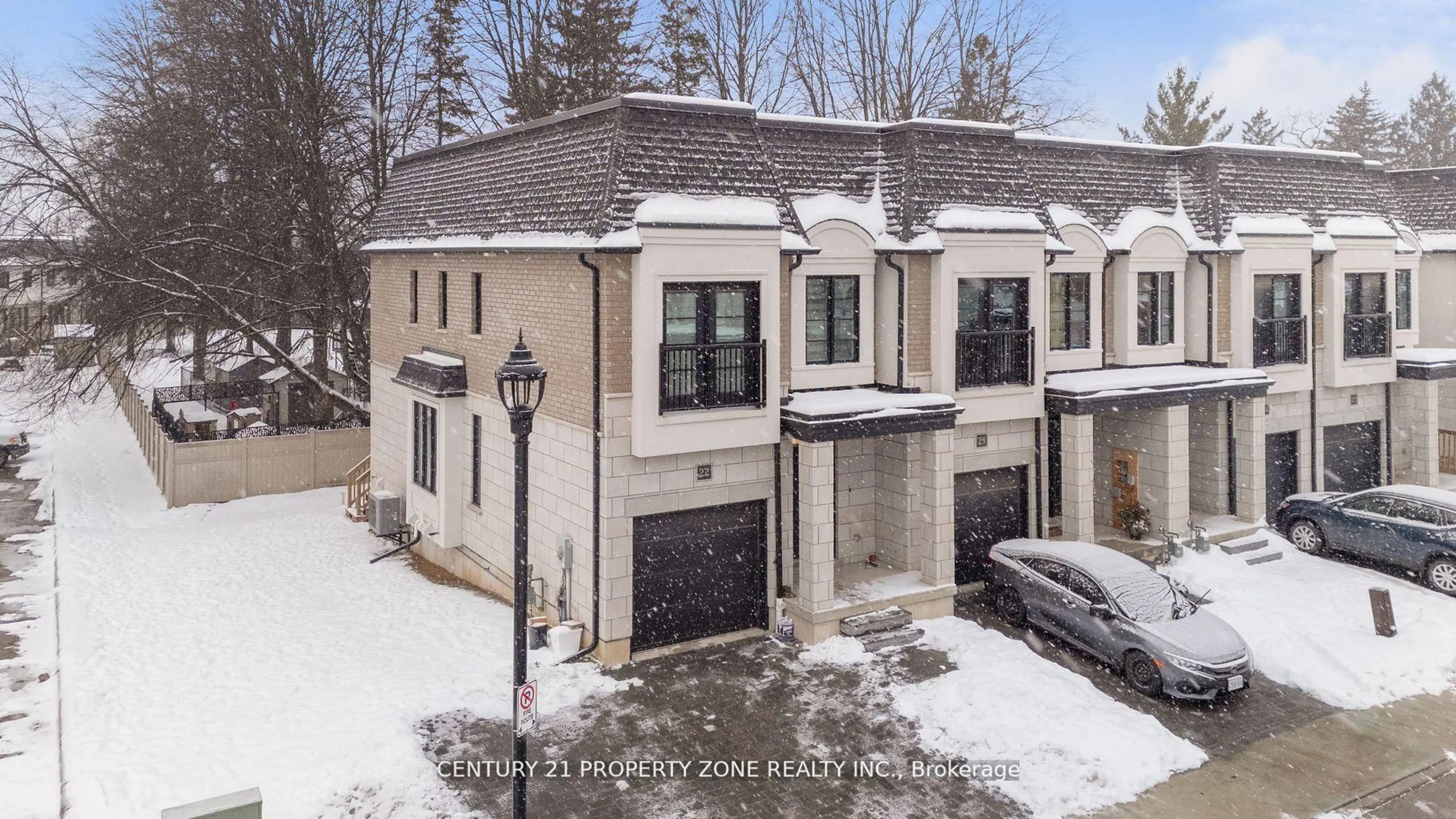 A pic from outside/outdoor area/front of a property/back of a property/a pic from drone, street for 143 Elgin St #22, Cambridge Ontario N1R 0E1