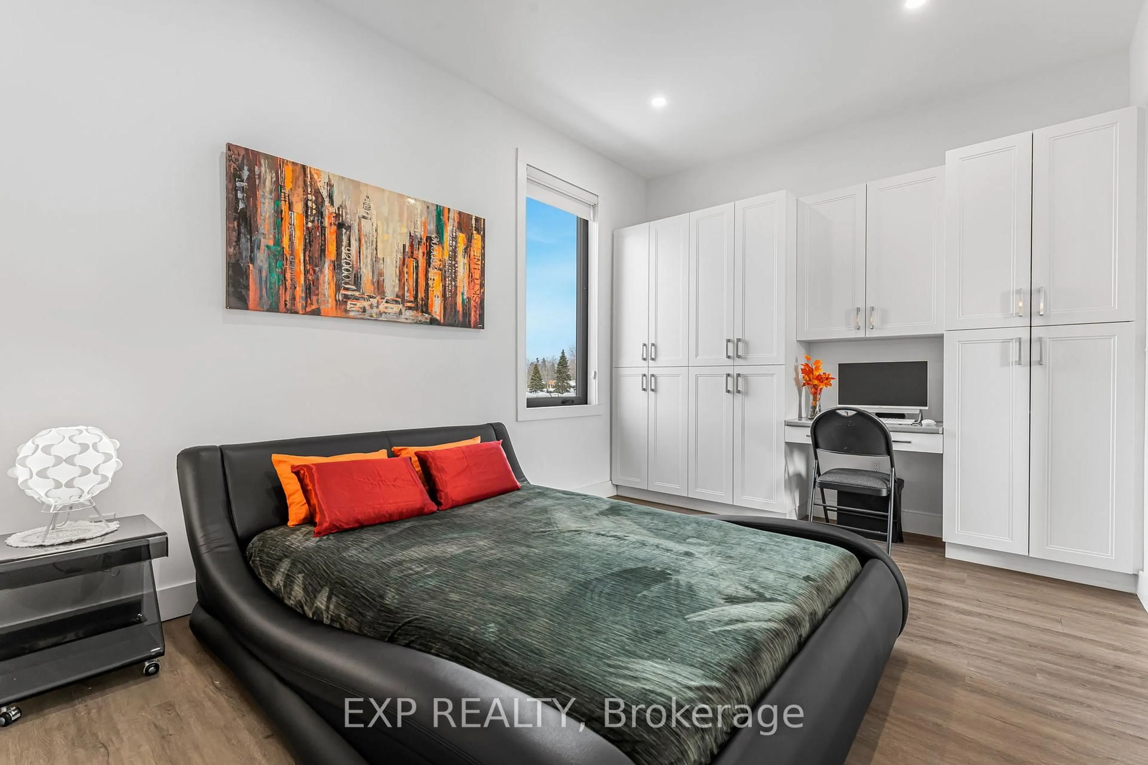 Bedroom with bed, unknown for 65 Summersides Mews #30, Pelham Ontario L0S 1E6