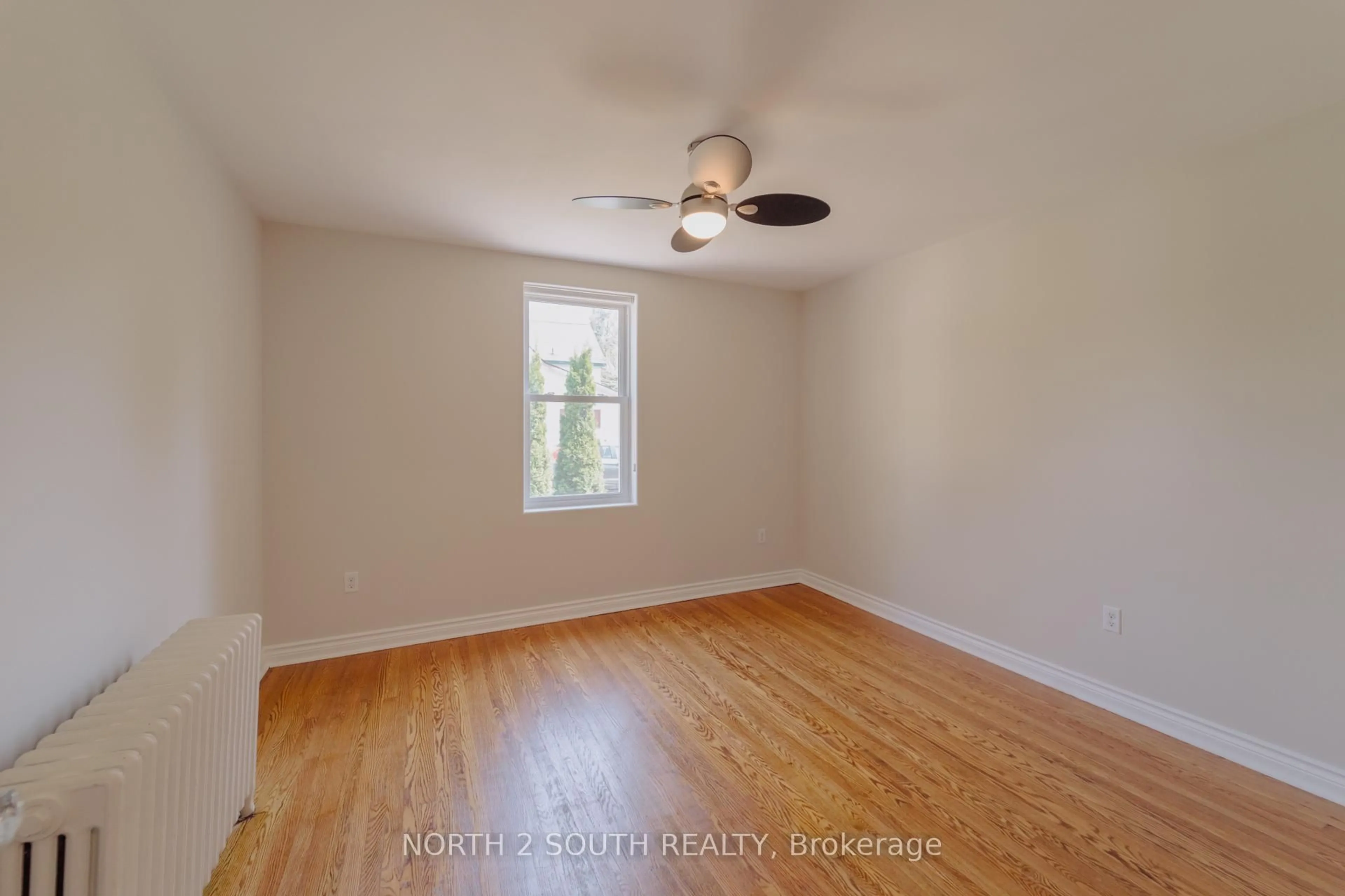 A pic of a room for 40 Sparling St, Huron East Ontario N0K 1W0