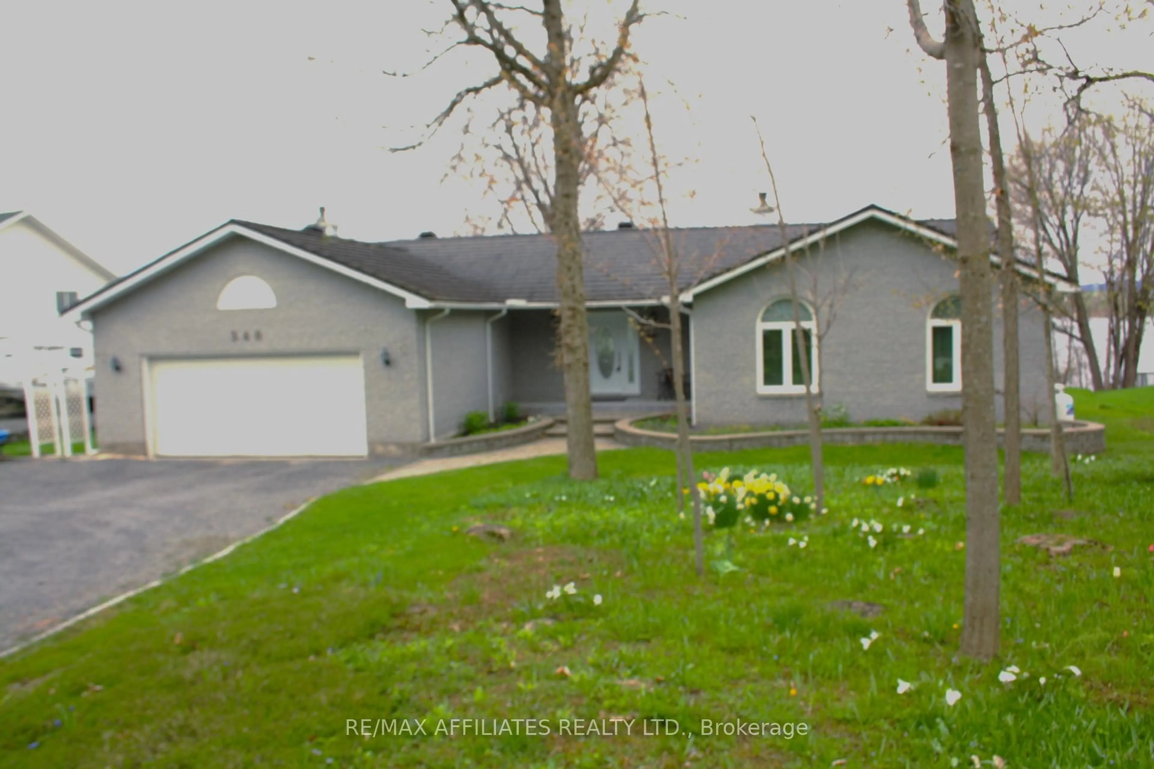 A pic from outside/outdoor area/front of a property/back of a property/a pic from drone, street for 340 Wilson Rd, Clarence-Rockland Ontario K4K 1K7