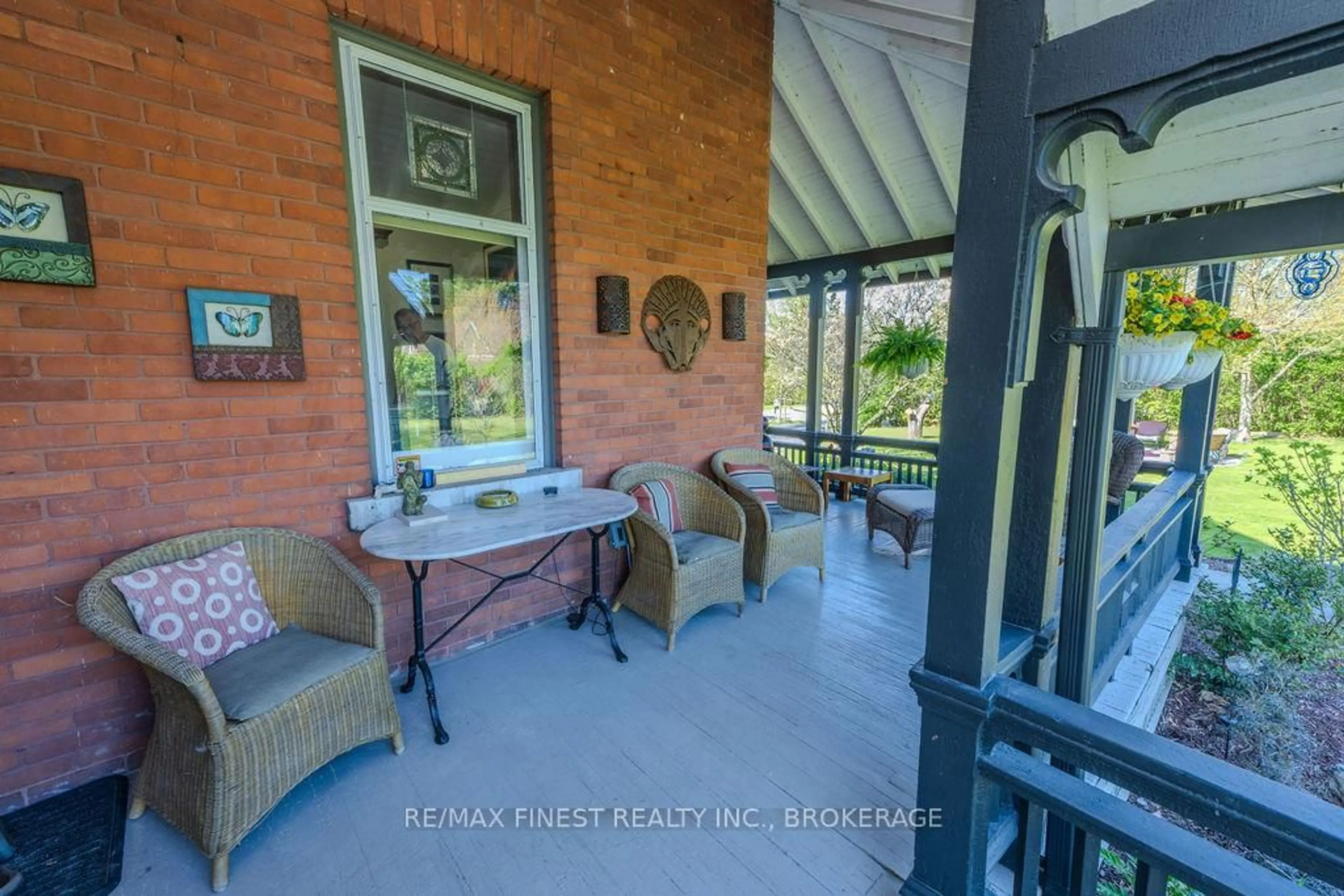 Patio, street for 265 Dundas St, Greater Napanee Ontario K7R 2B2