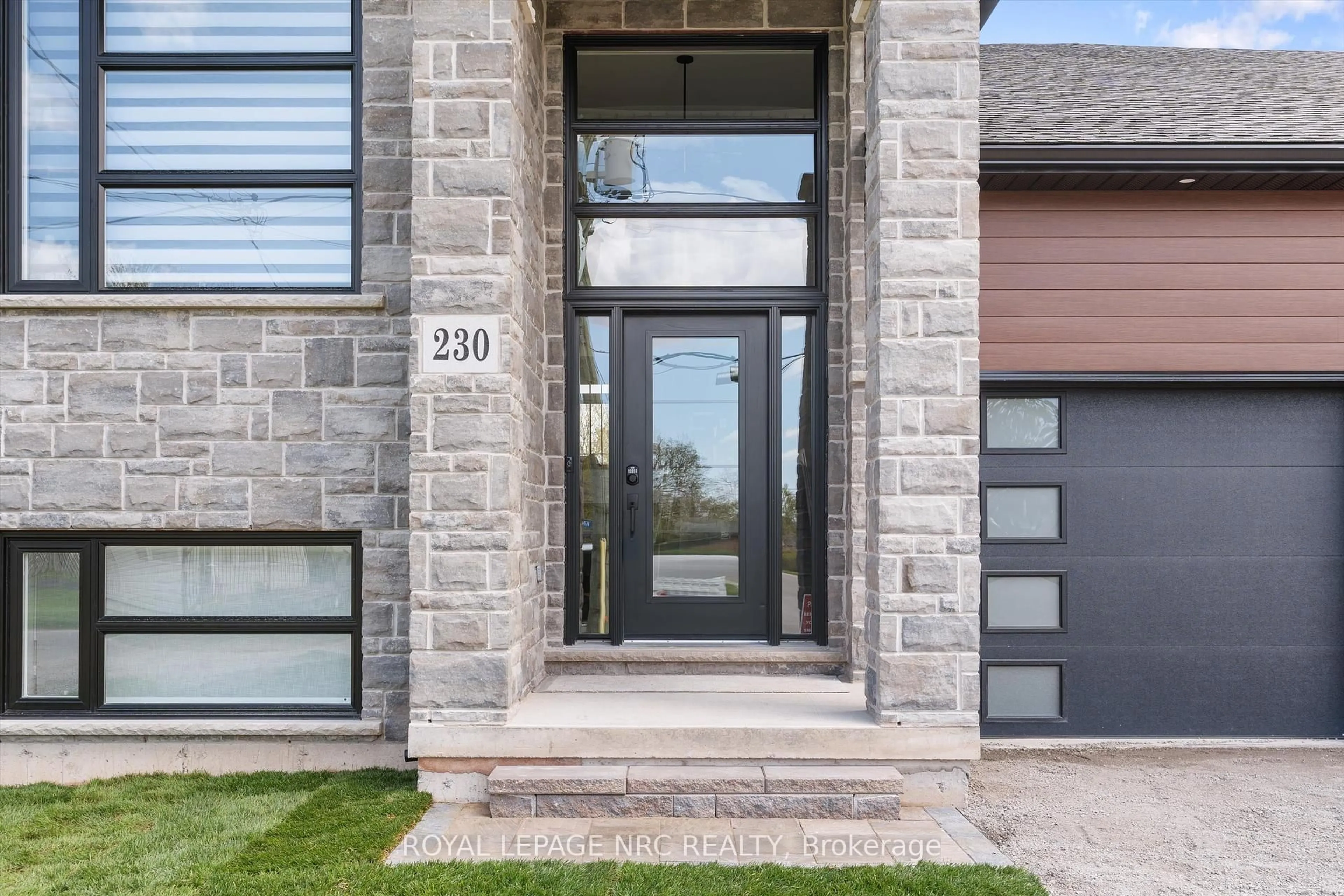 Home with brick exterior material, street for 230 Knoll St, Port Colborne Ontario L3K 5B6