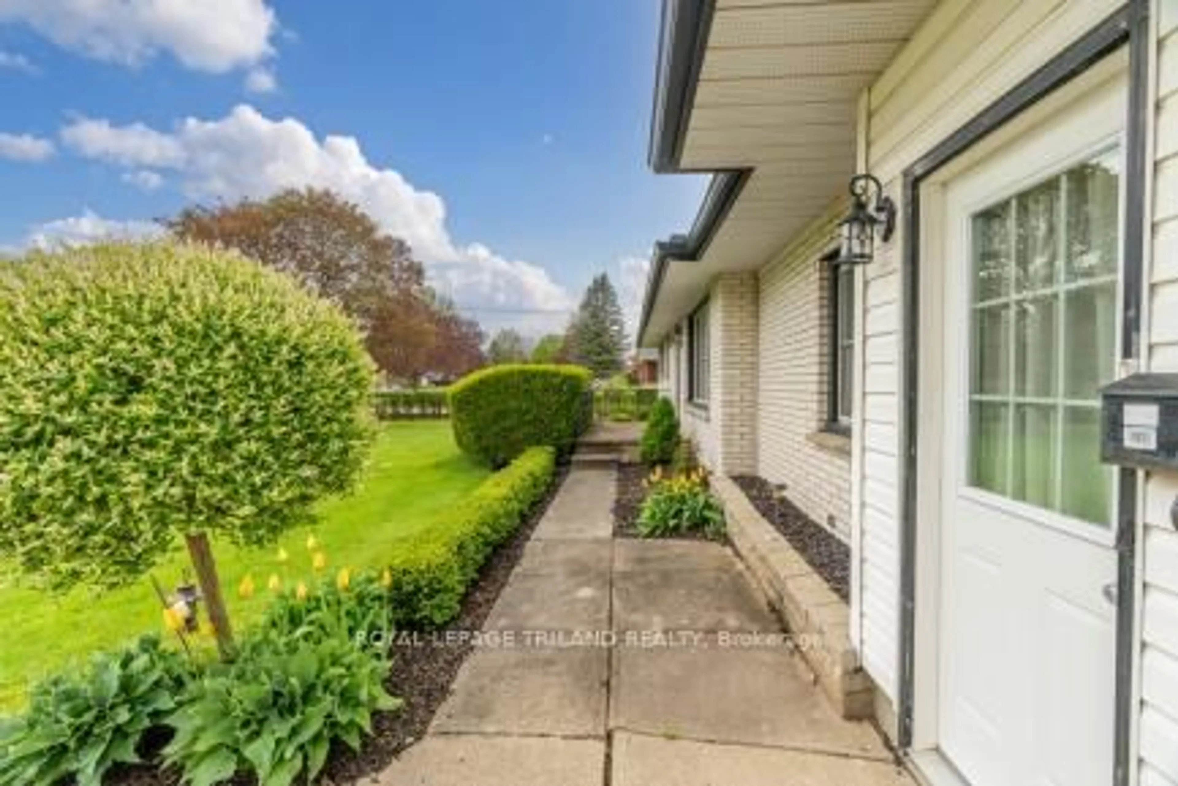 A pic from outside/outdoor area/front of a property/back of a property/a pic from drone, street for 245 Coad St, Southwest Middlesex Ontario N0L 1M0