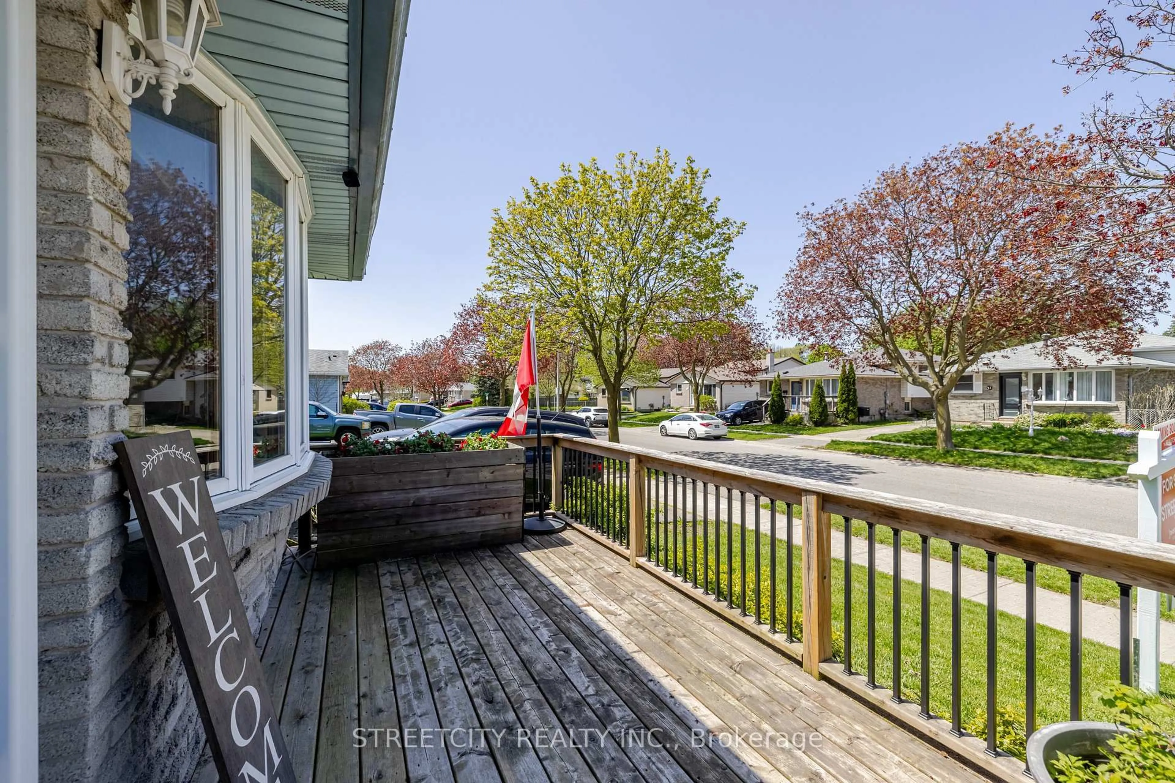 Patio, water/lake/river/ocean view for 34 BRIDLINGTON Rd, London South Ontario N6E 1X4