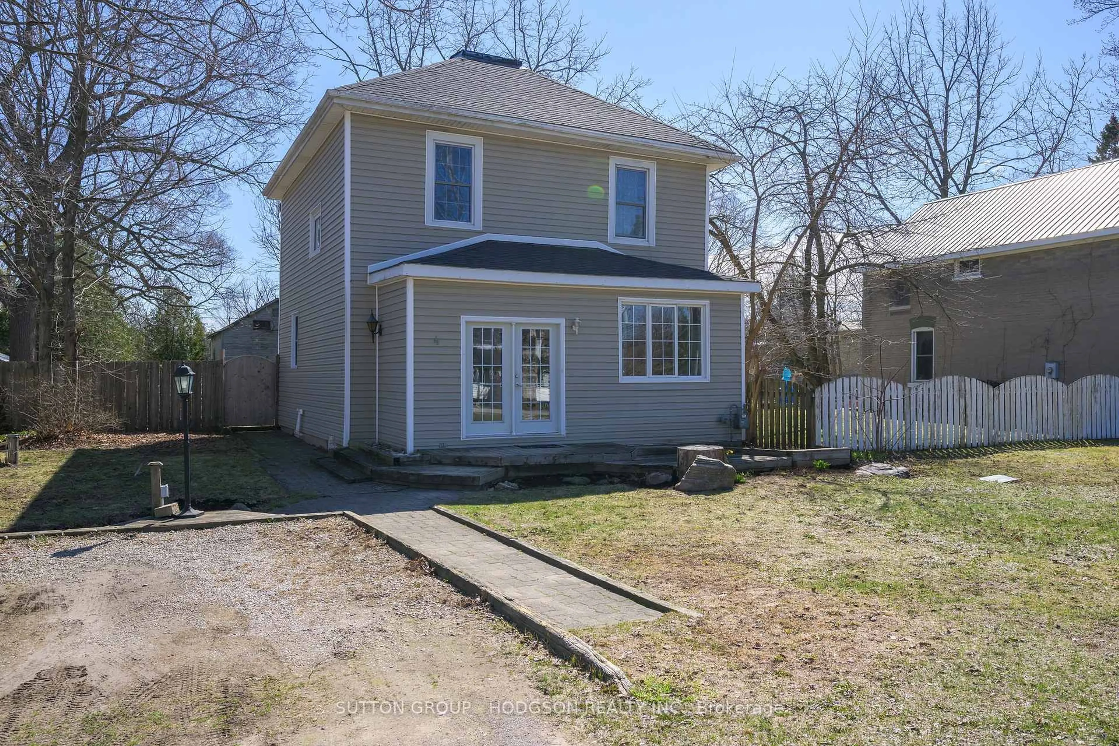 Unknown for 4 Louisa St, Bluewater Ontario N0M 1G0