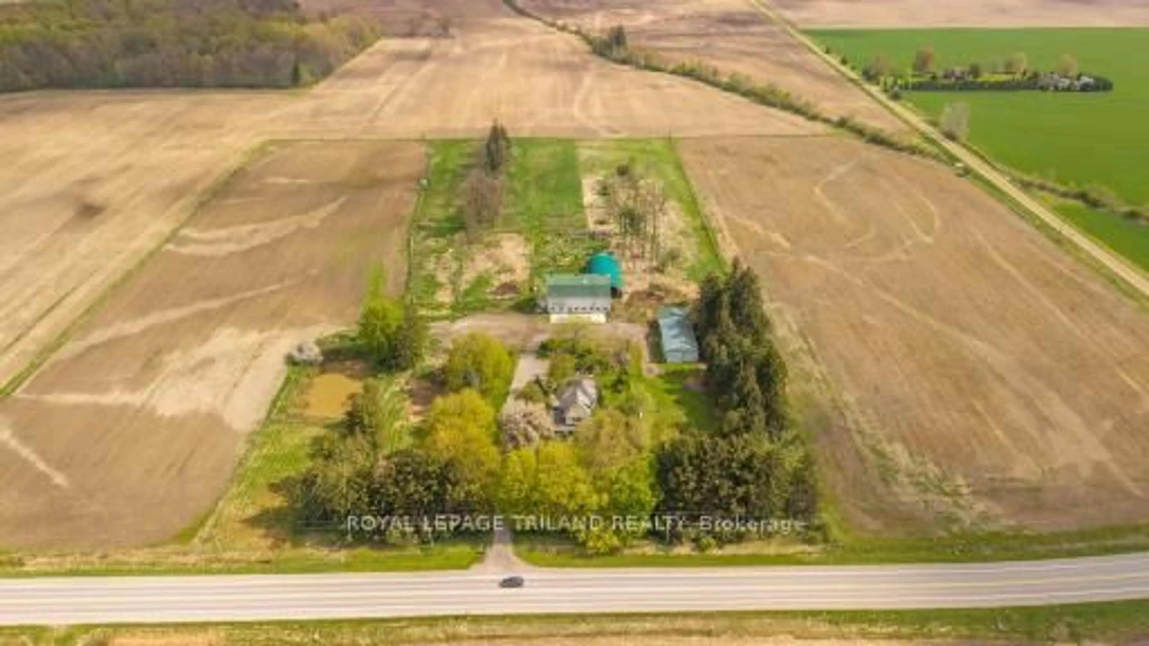 A pic from outside/outdoor area/front of a property/back of a property/a pic from drone, unknown for 9907 Littlewood Dr, Middlesex Centre Ontario N6P 1P3