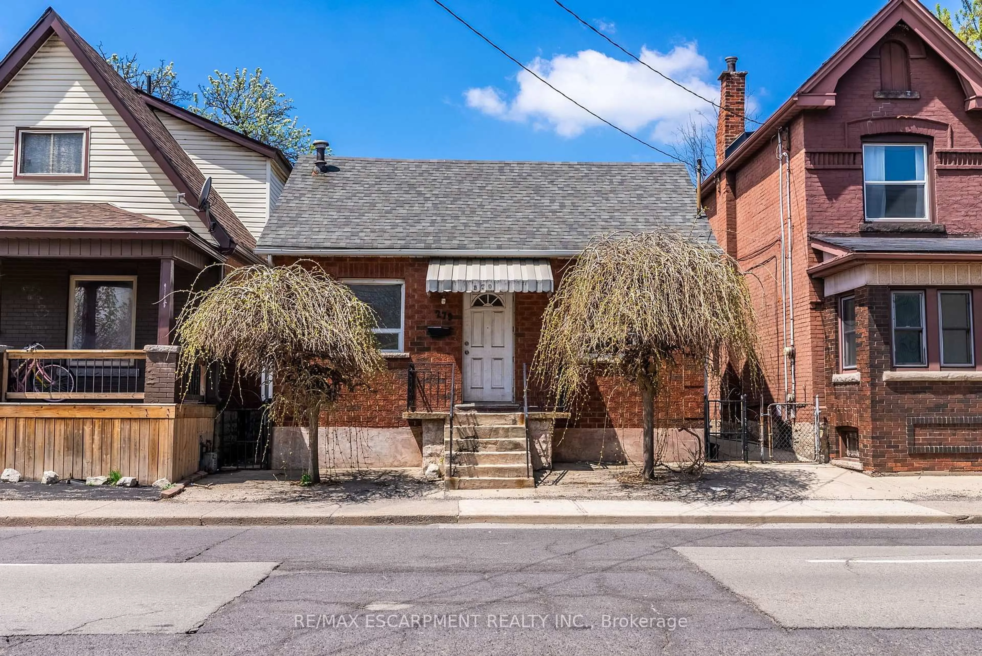 Home with brick exterior material, street for 279 Wentworth St, Hamilton Ontario L8L 5V9