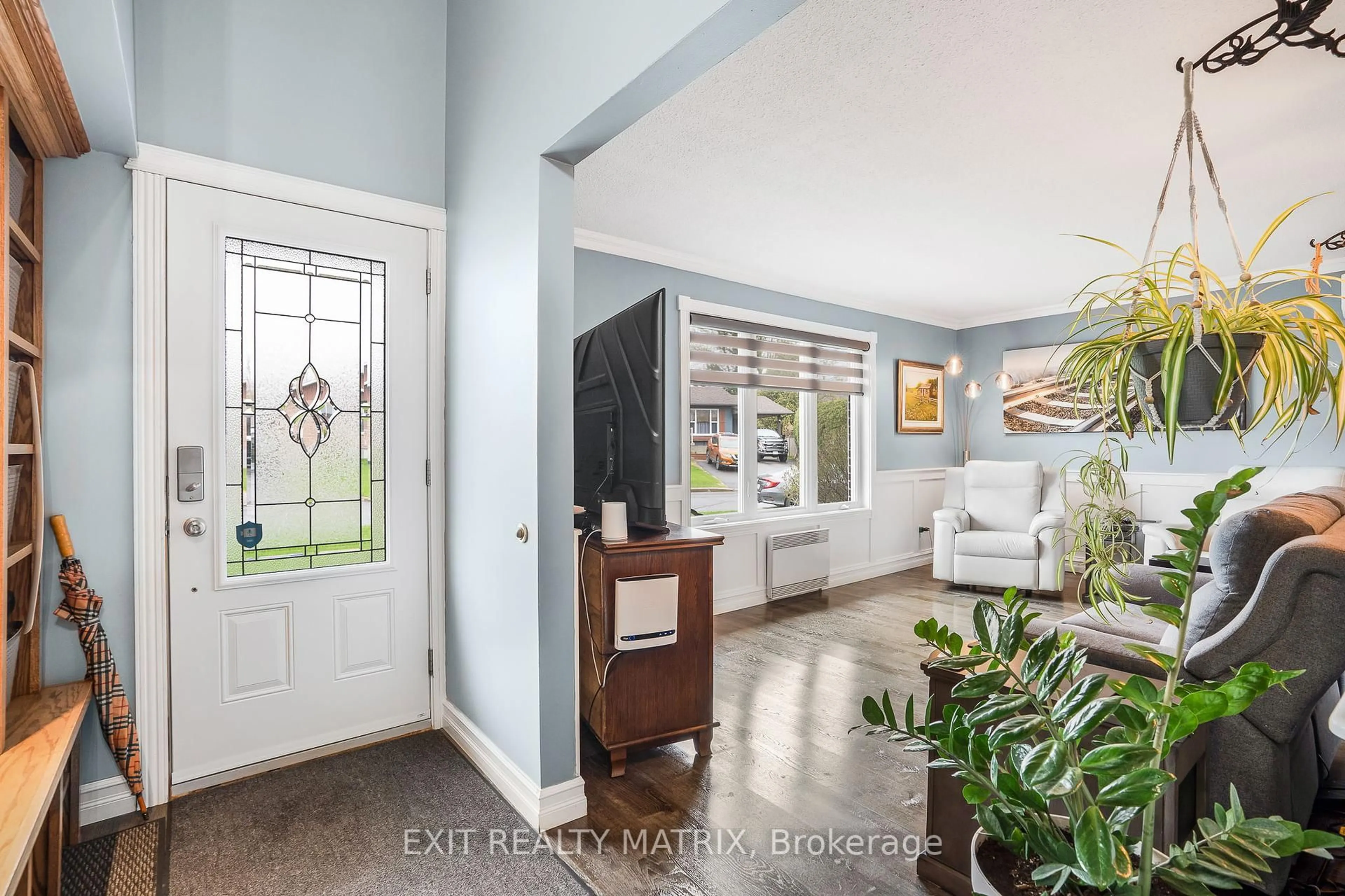 Indoor entryway for 510 Parisien St, Hawkesbury Ontario K6A 3B6