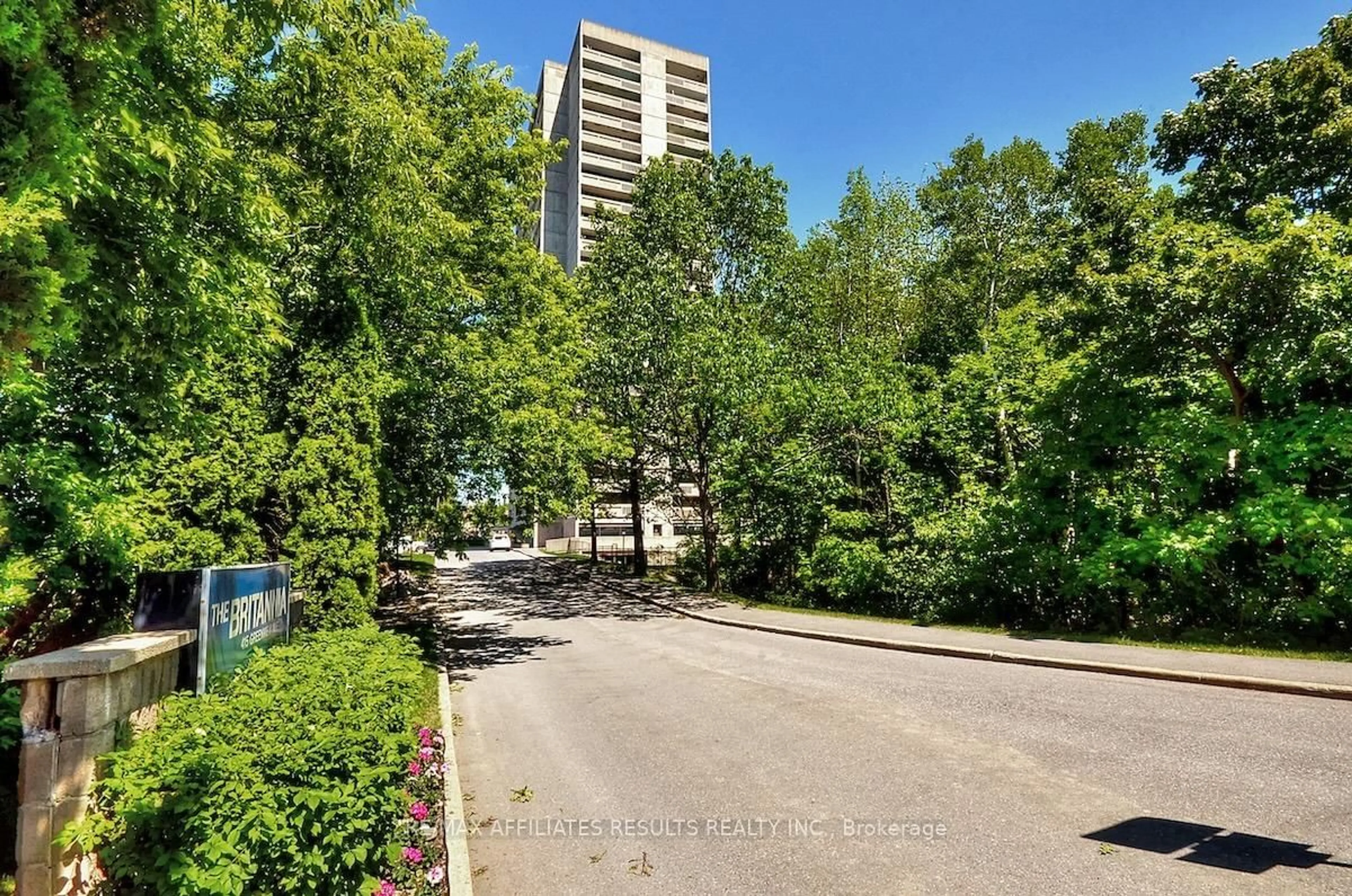 A pic from outside/outdoor area/front of a property/back of a property/a pic from drone, unknown for 415 Greenview Ave #1002, Ottawa Ontario K2B 8G5