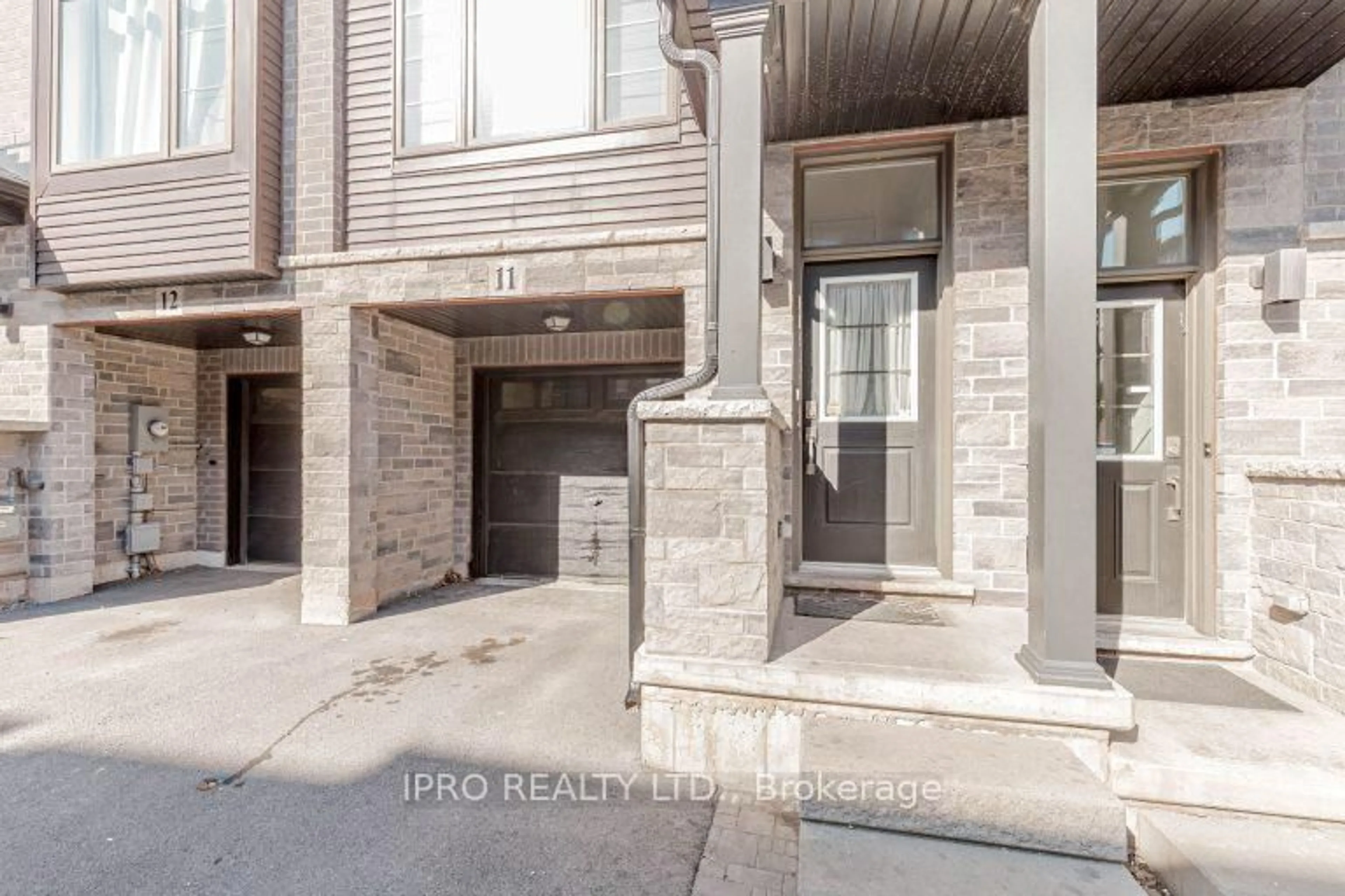 Indoor entryway for 575 Woodward Ave #11, Hamilton Ontario L8H 6P2